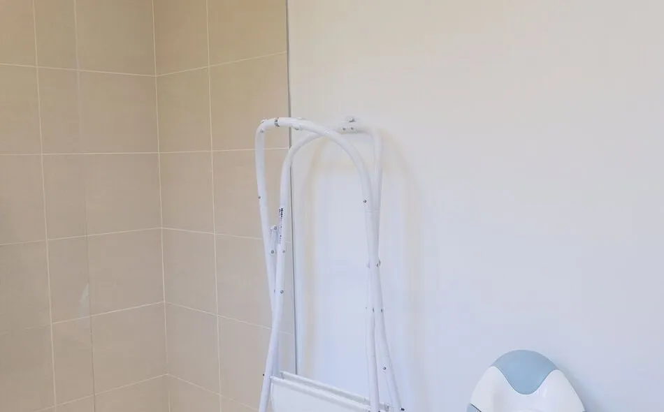База-подставка для детской ванночки Beaba Camele'o Bath