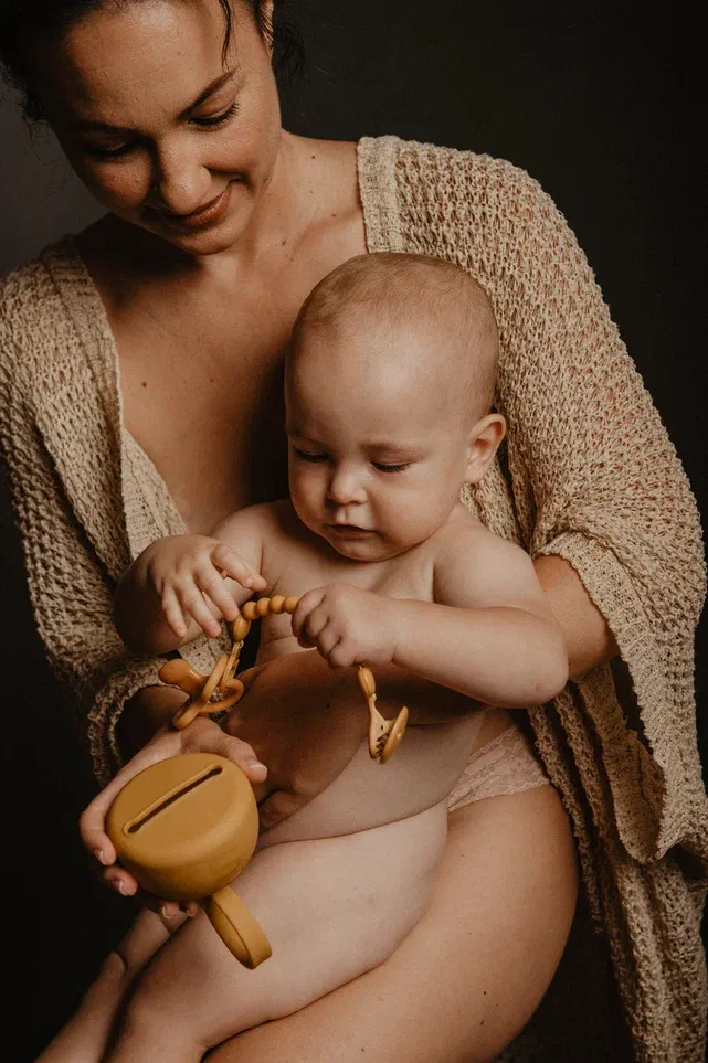 Клипса с цепочкой Suavinex для крепления соски-пустышки к одежде, силикон