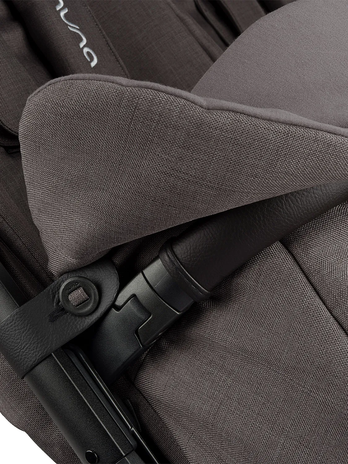 Коляска прогулочная для двойни Nuna TRVL DUBL