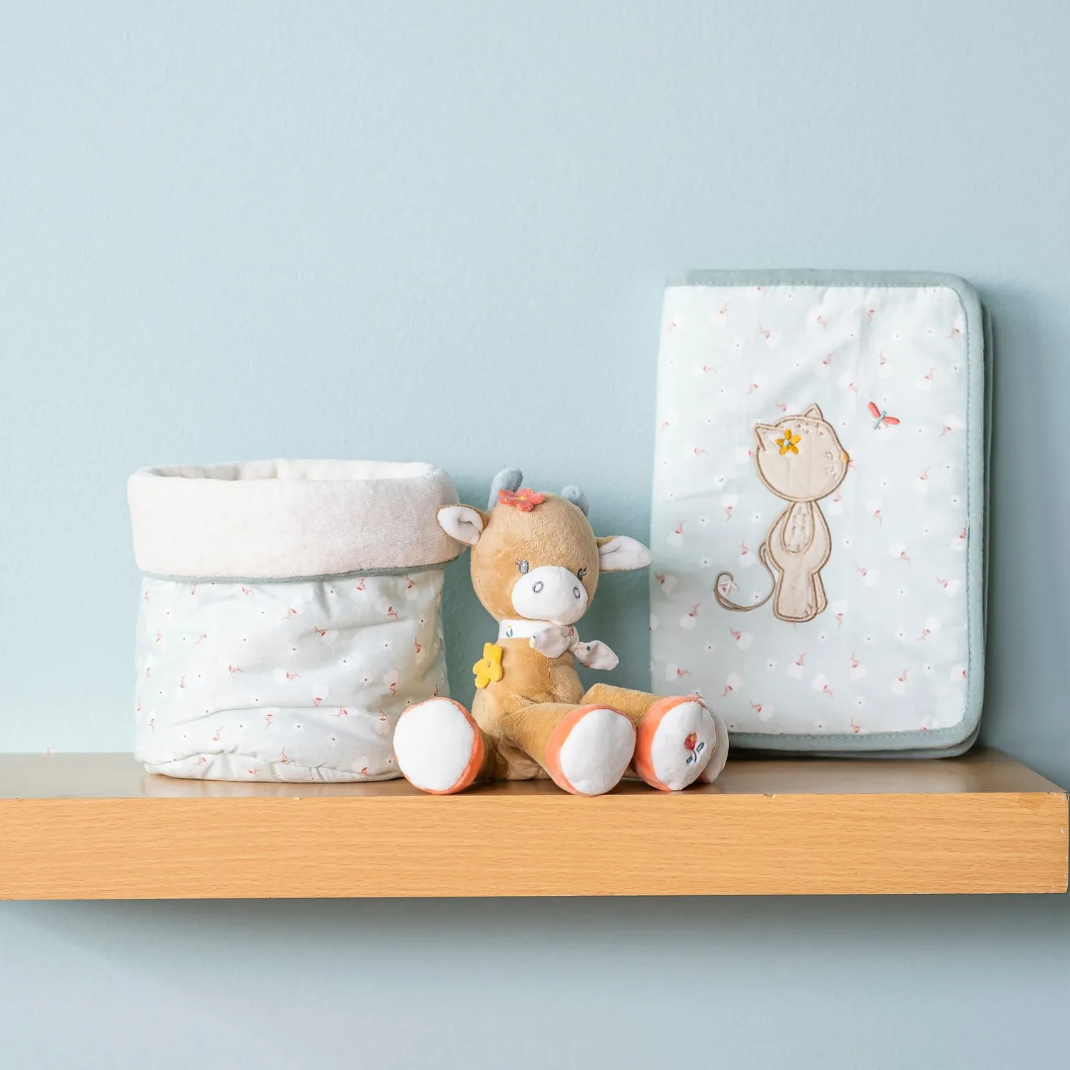 Игрушка мягкая Nattou Rattle MINI MILA ZOË LANA Корова 266048