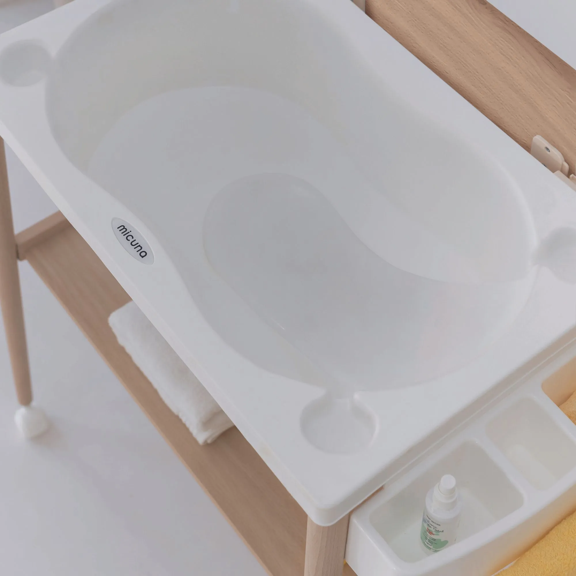 Столик Micuna пеленальный B-2002