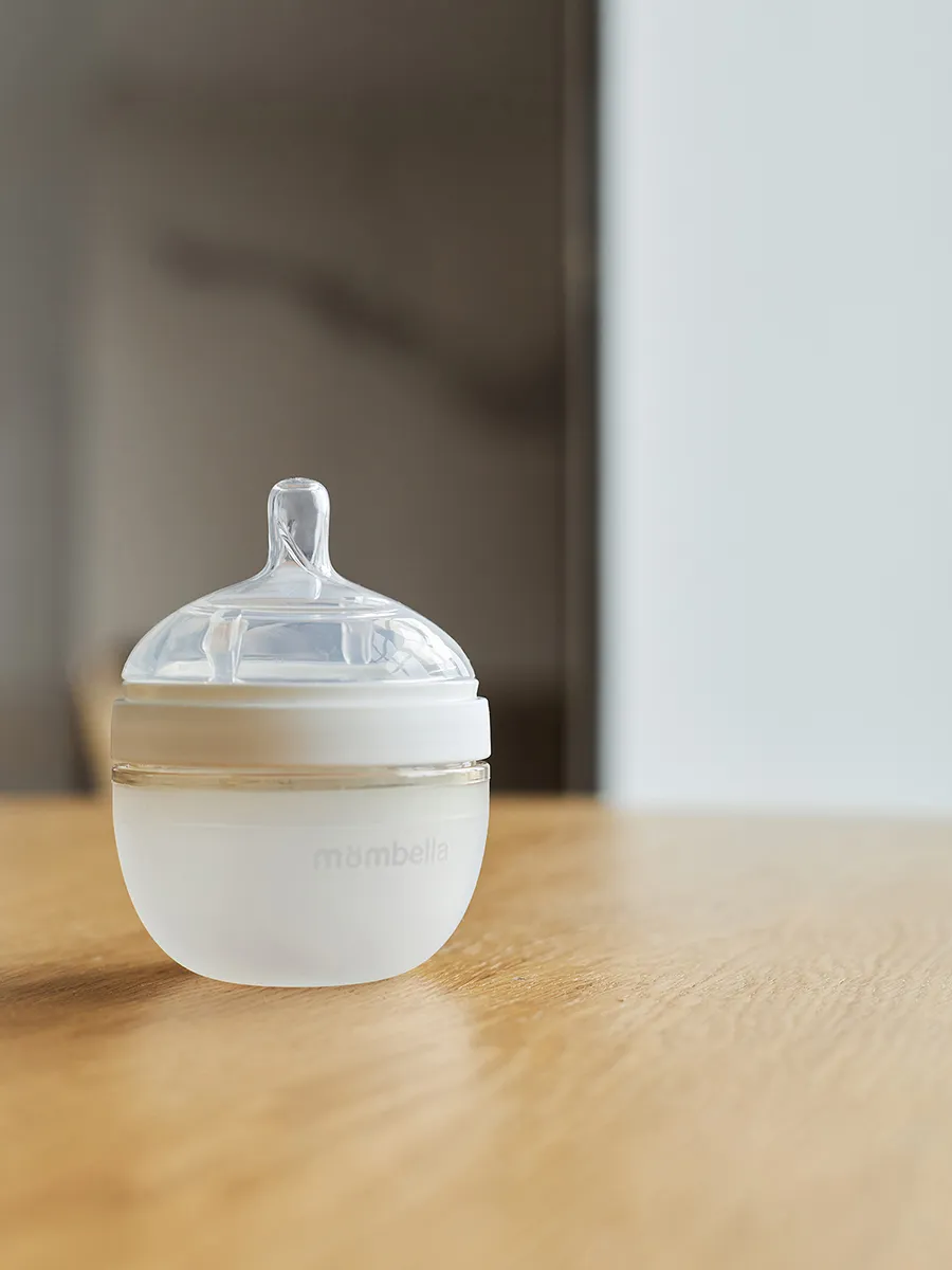 Бутылочка Mombella силиконовая антиколиковая Wide Neck широкая 120 мл белая 8136. Изображение 9