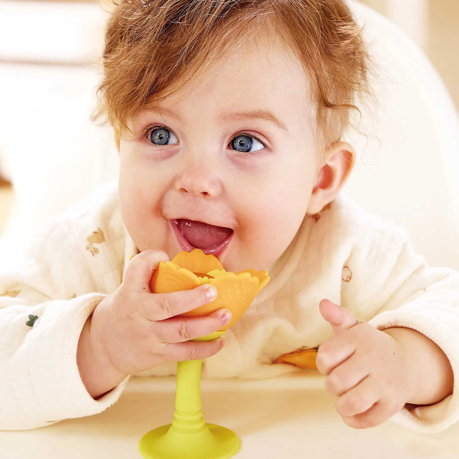 Погремушка HAPE «Малышам» Оранжевый цветок E0137_HP