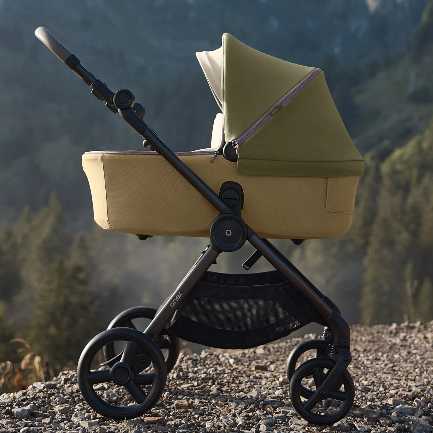 Коляска 2 в 1 ANEX iQ Premium 2025 Hugg