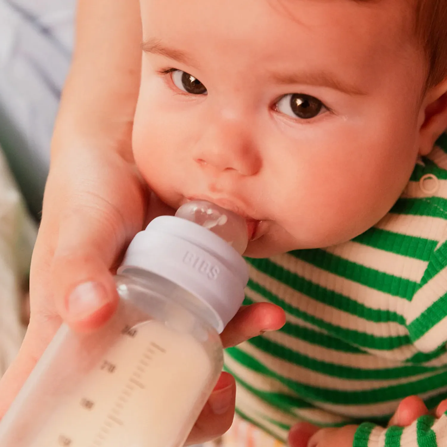 Бутылочка BIBS стеклянная для кормления с силиконовой соской средний поток 240 мл