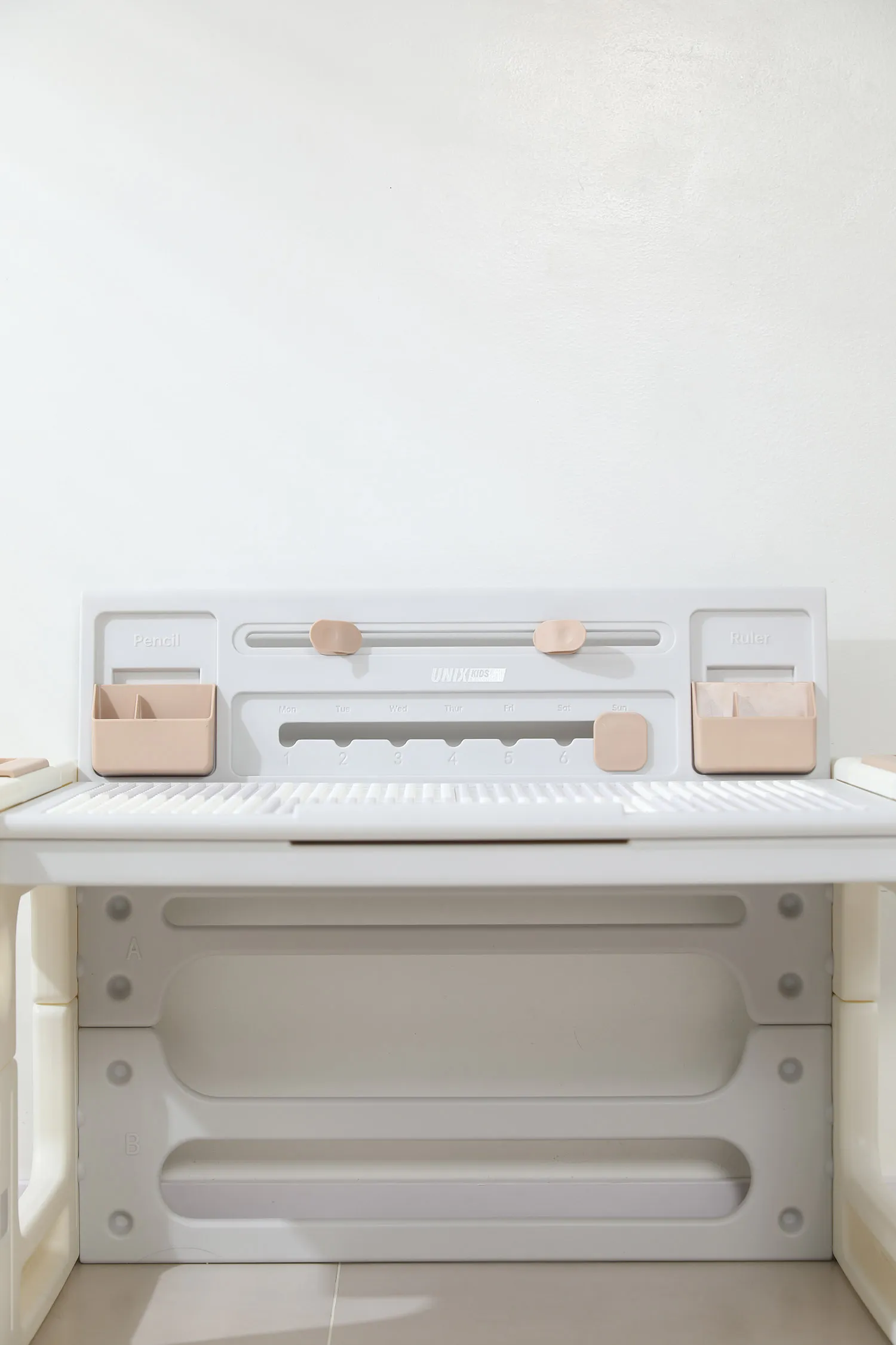 Стол со стульчиком 4 в 1 детский развивающий UNIX Kids Camel PPT4IN1CL