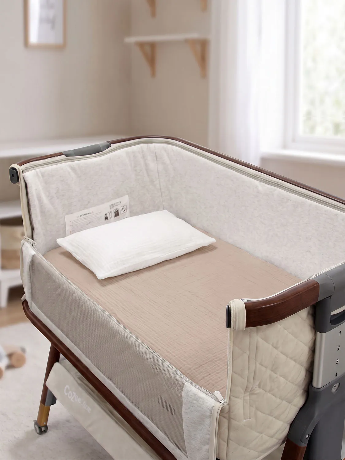Комплект простыней на резинке PERINA для колыбели CoZee Muslin 81х51 см 2 шт Планеты/Латте ПРCZ-M.1.25х2.1. Изображение 6