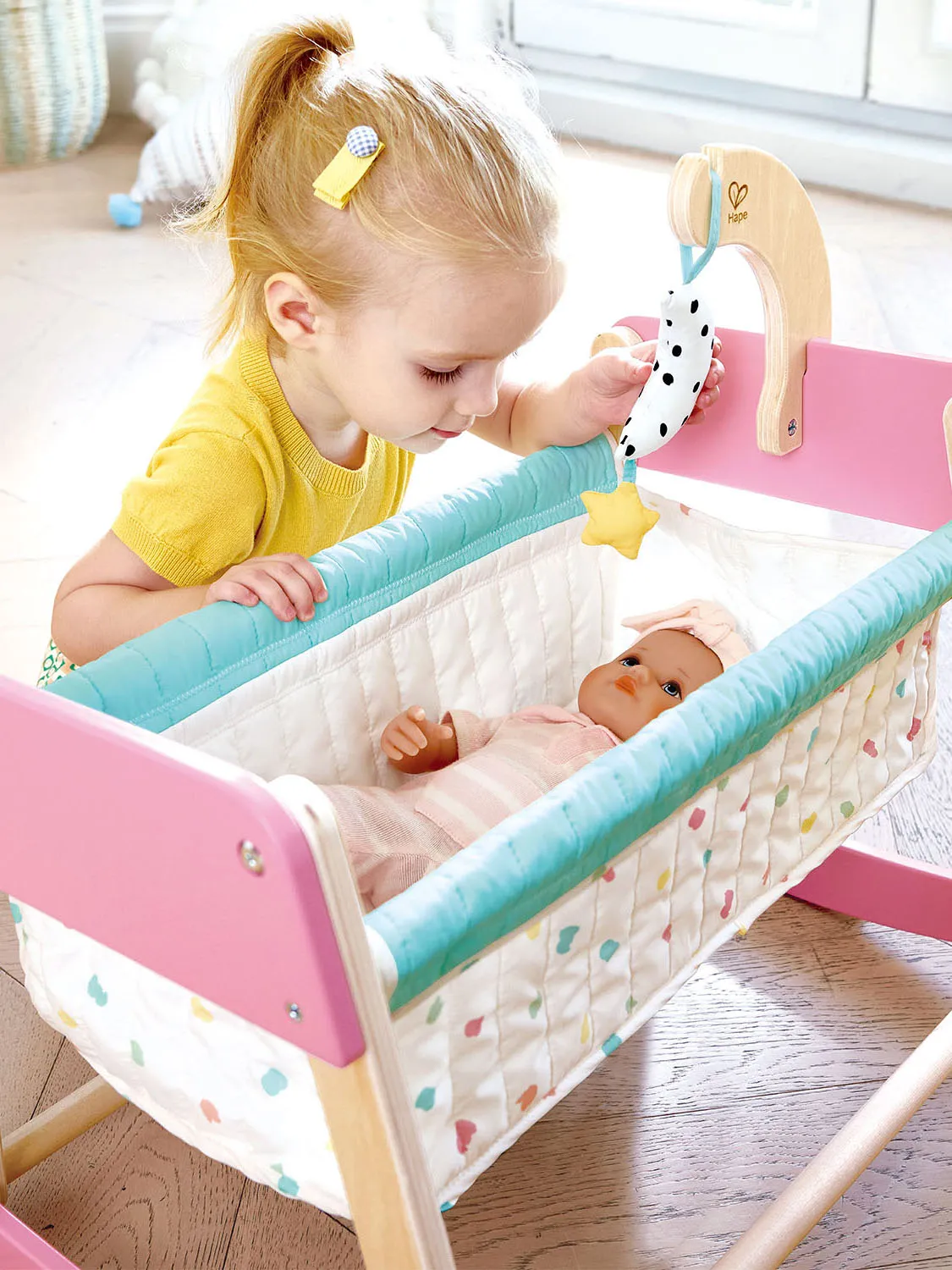 Люлька для куклы HAPE «Играем вместе» E3608_HP