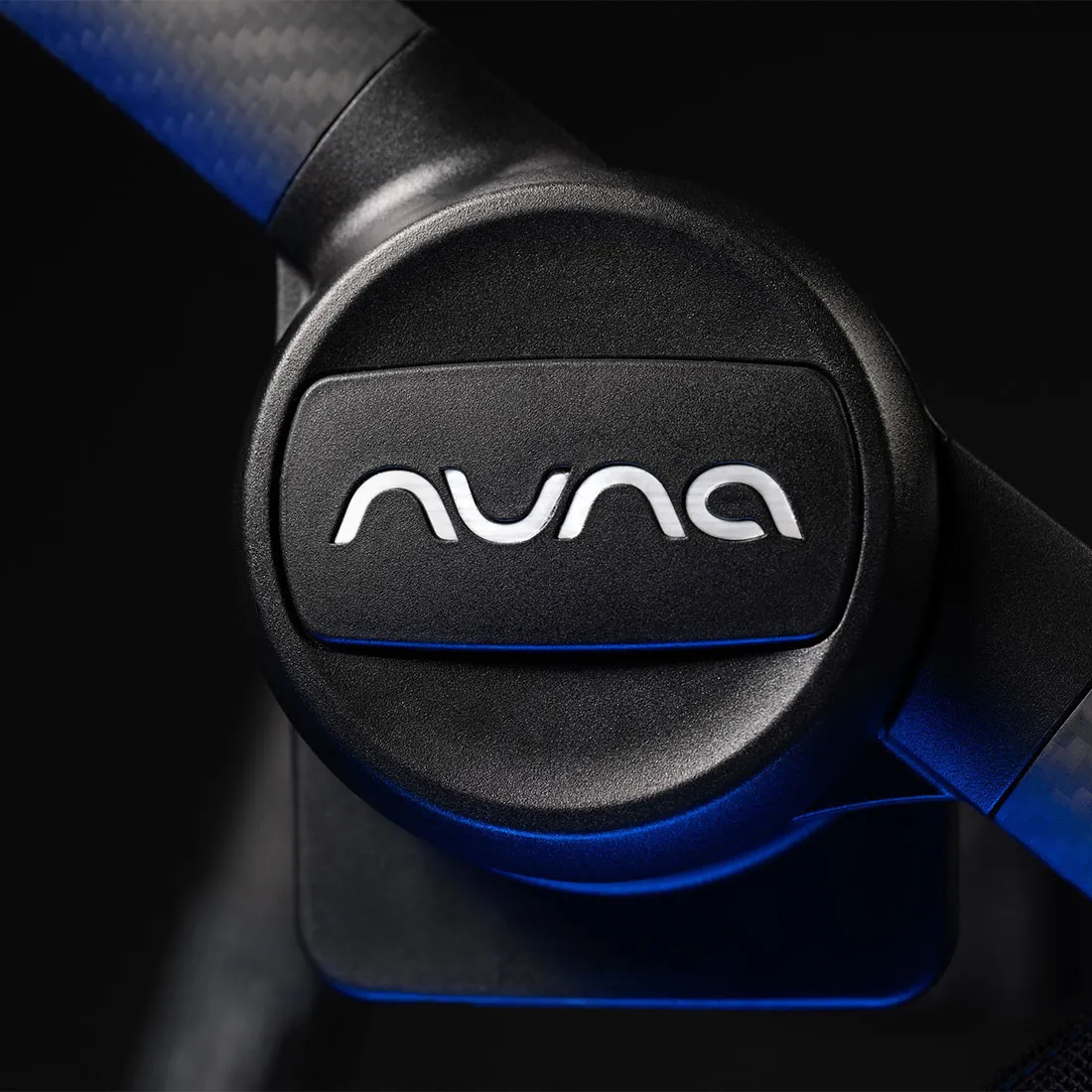 Коляска прогулочная Nuna SWIV BMW