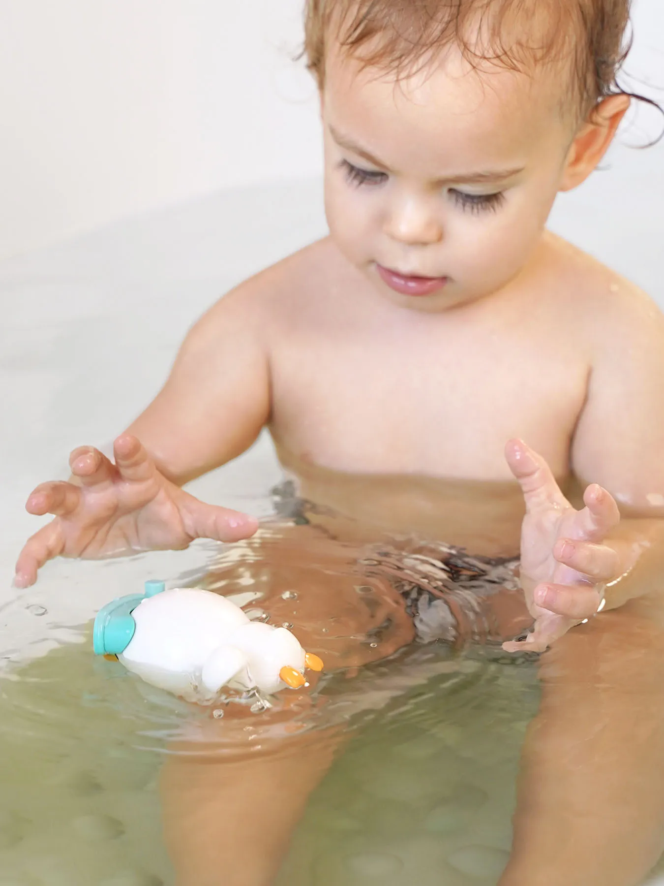 Набор заводных игрушек Happy Baby для ванной Ducklings 331937