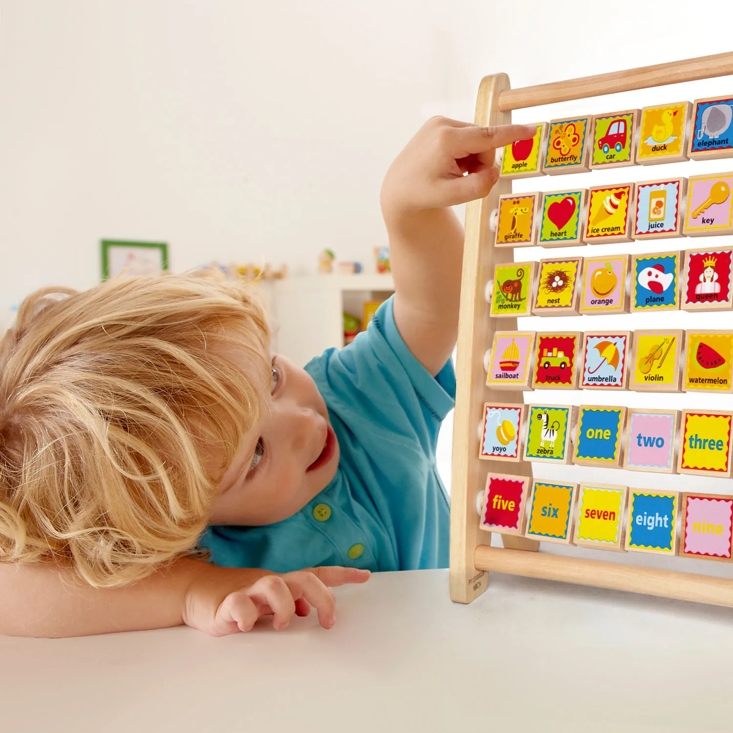 Набор игровой Hape «Счеты» Английский алфавит E1002_HP