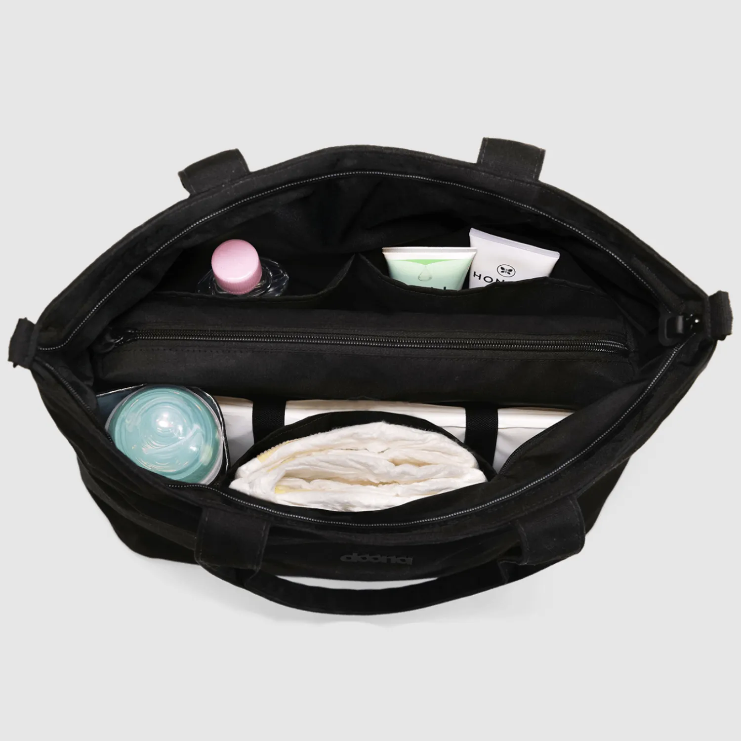 Сумка для мамы Essentials Tote Bag Doona