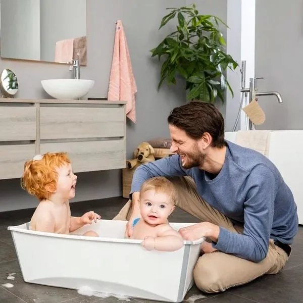 Детские ванночки Stokke и аксессуары к ним - правильный выбор для купания малыша