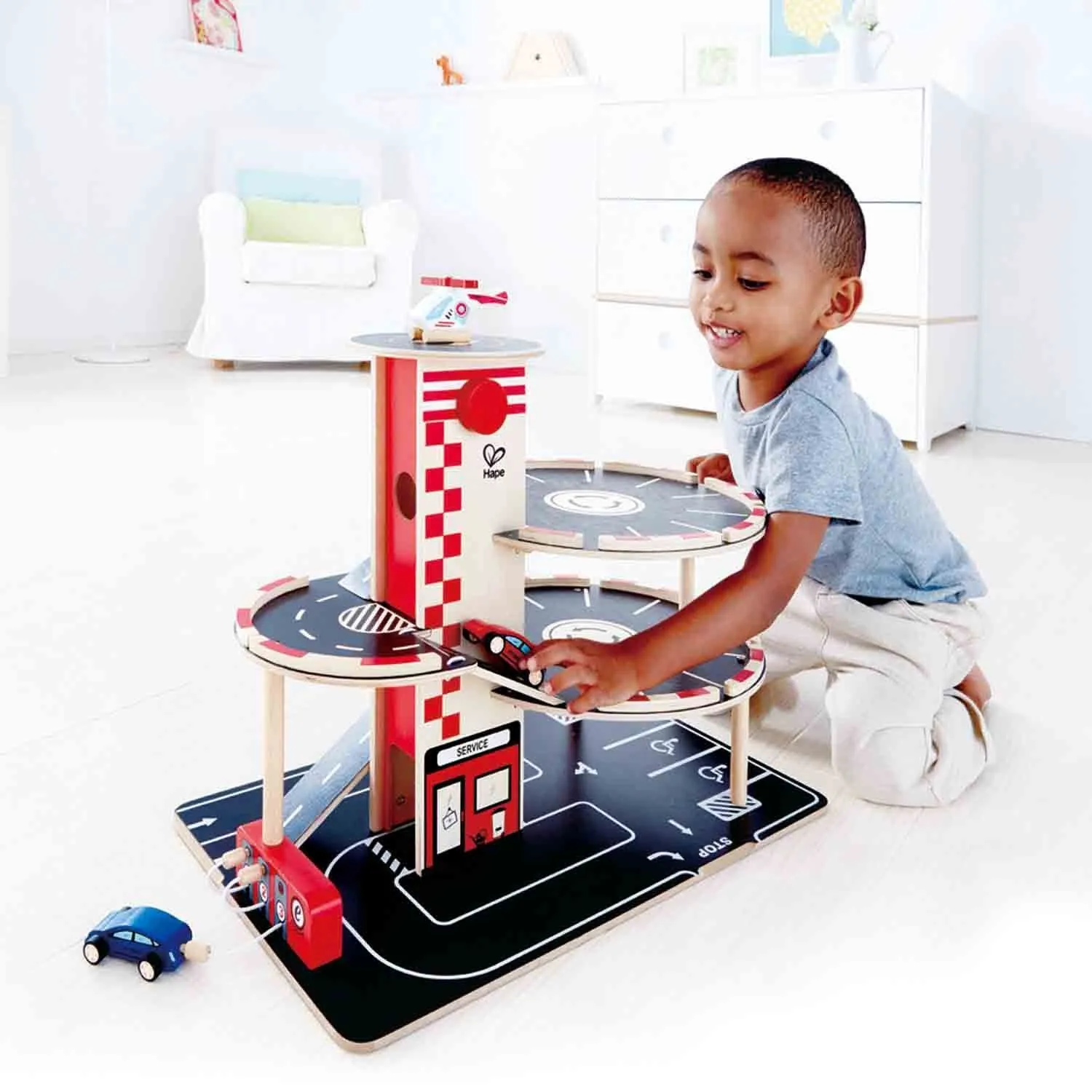 Игровой набор Hape «Многоуровневая парковка»