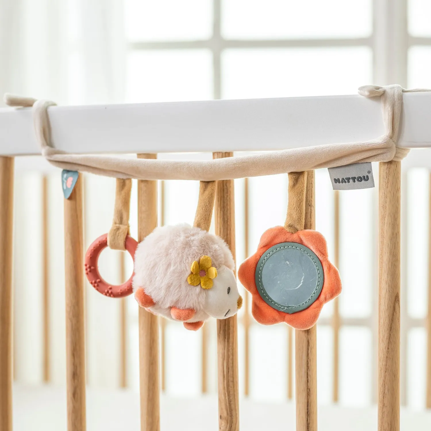 Игрушка мягкая Nattou Soft toy MILA ZOË LANA Корова, Ёжик, Кот на завязках 266154