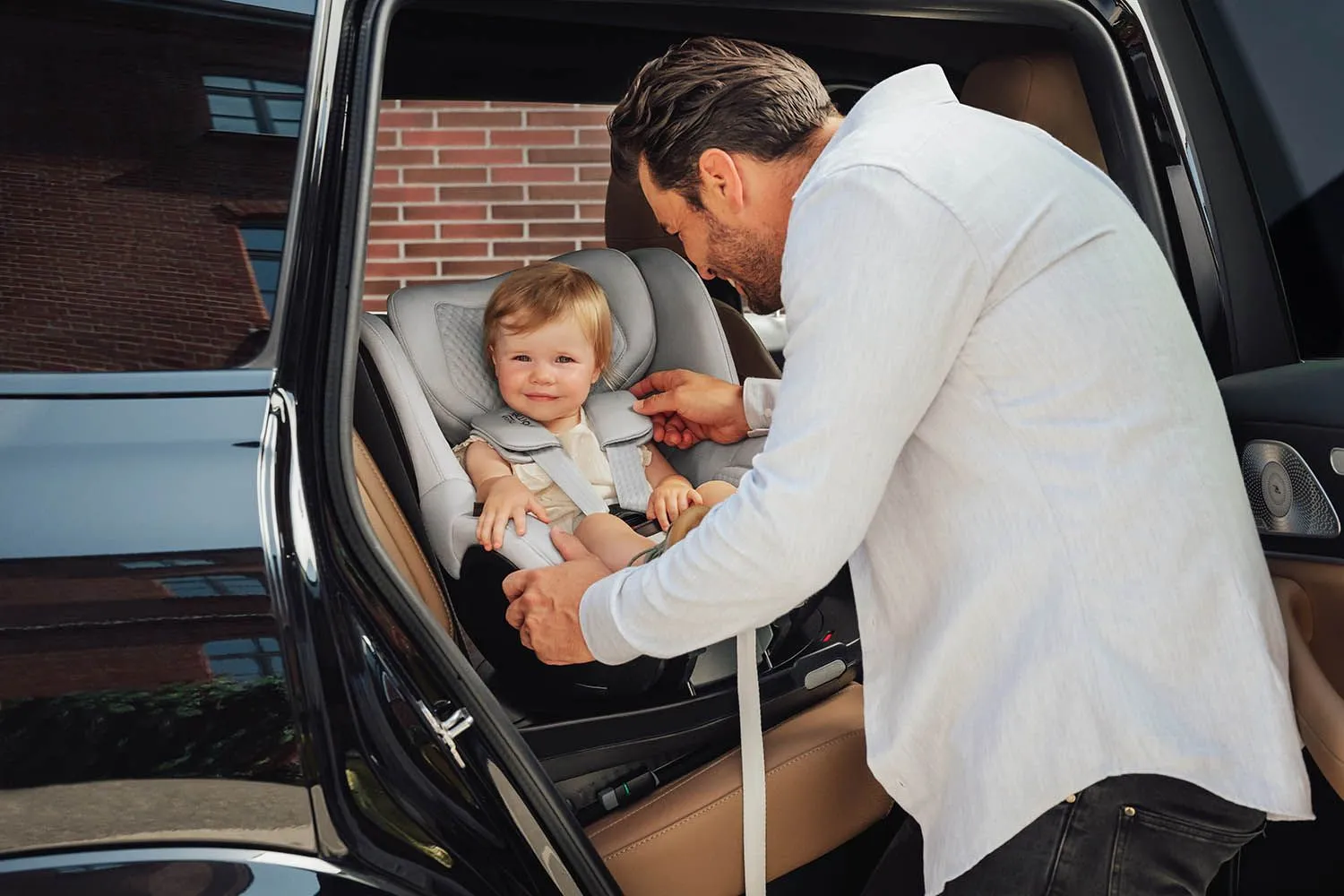 Автокресло 0+/1 Britax Roemer Dualfix Pro M Lux