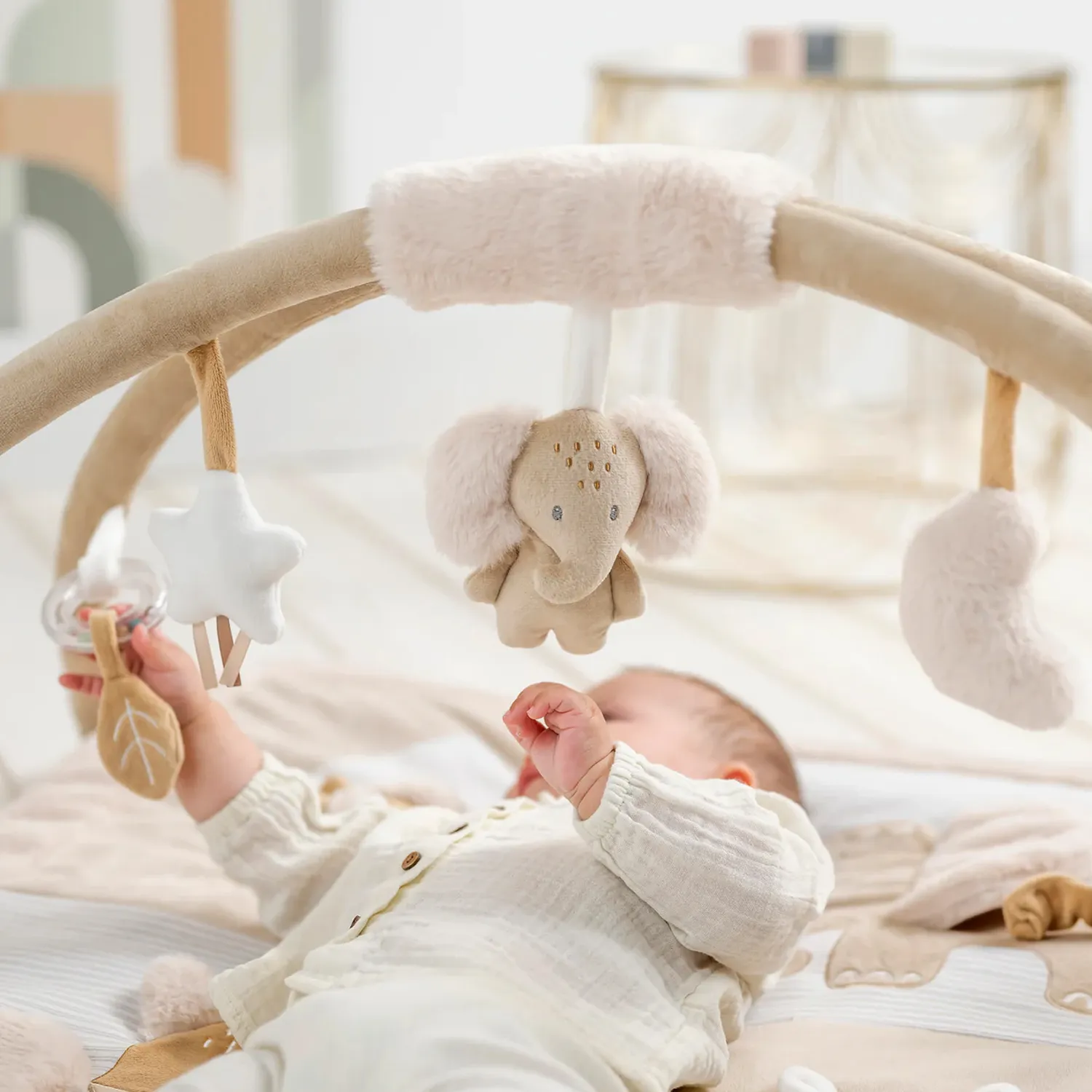 Коврик детский игровой Nattou FLO, ERNEST & OLI Лиса, Лев и Слоник с арками 682251