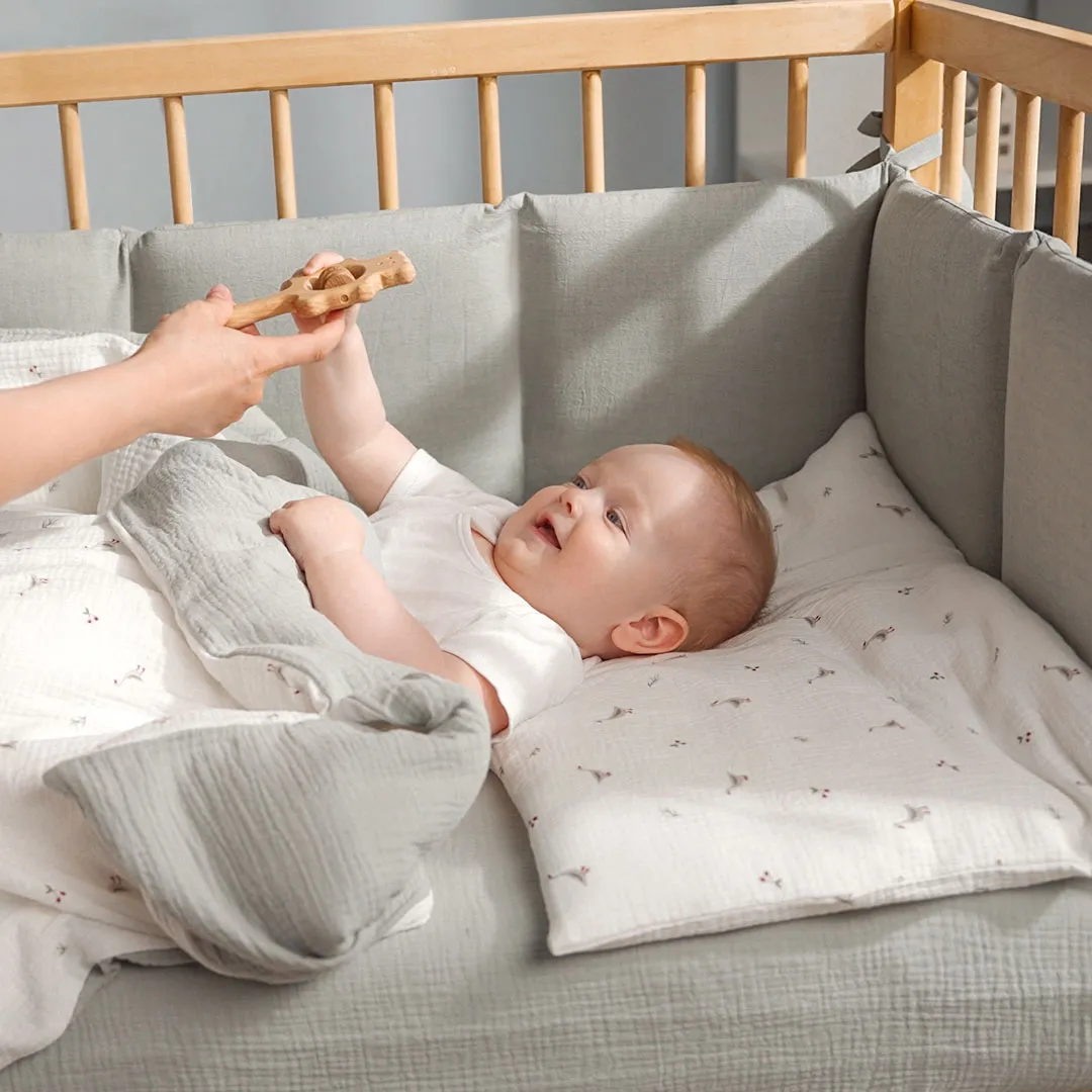 Комплект постельного белья Perina Muslin 3 предмета 120х60 Гуси/Шалфей КПБ3-М.1.22х2.8