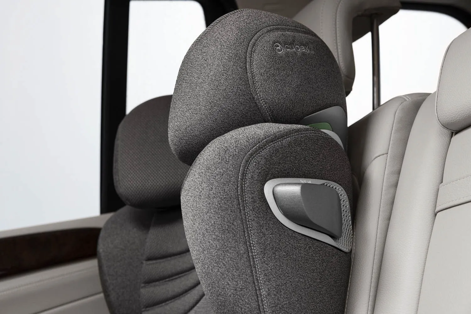 Автокресло 2/3 CYBEX Solution T i-Fix Plus, серый (mirage grey), от 3 до 12 лет, 15-36 кг (100 до 150 см), ISOFIX. Изображение 18