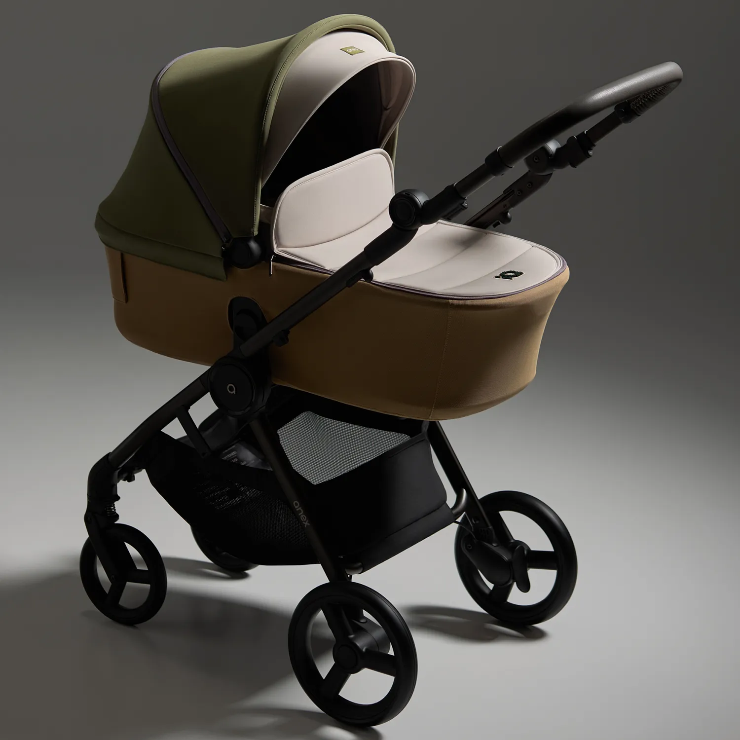 Коляска 2 в 1 ANEX iQ Premium 2025 Hugg