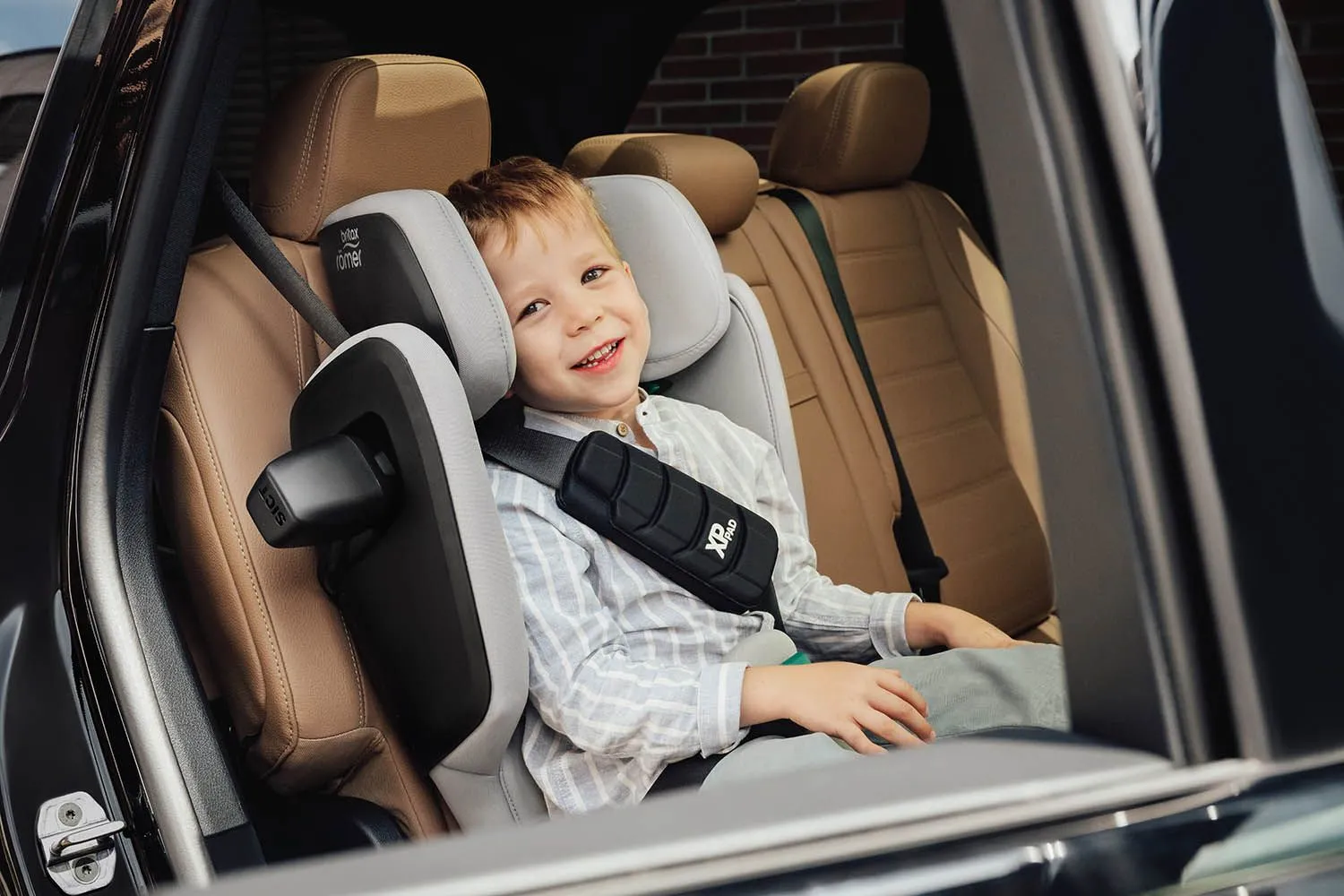 Автокресло 2/3 Britax Roemer KIDFIX PRO i-Size Lux