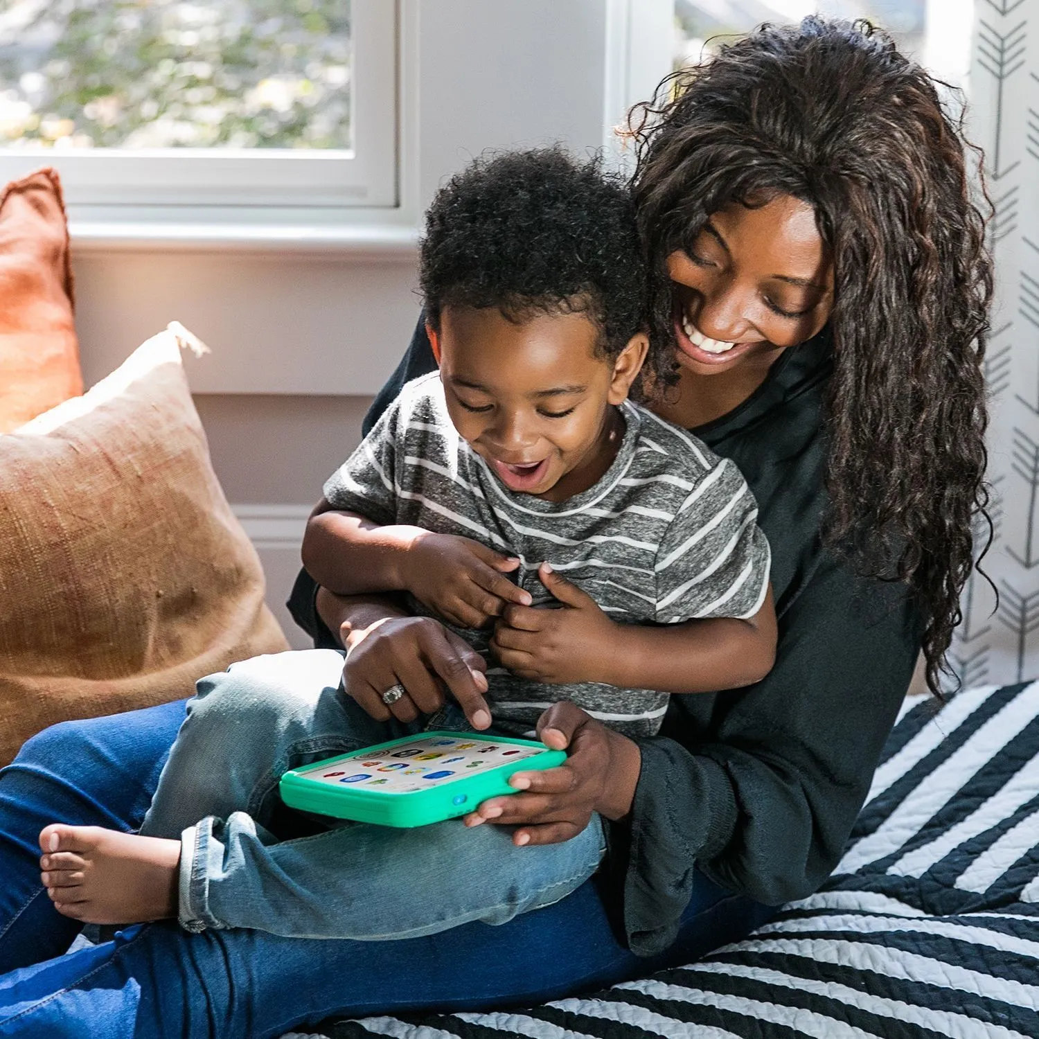 Музыкальная игрушка Hape «Планшет»