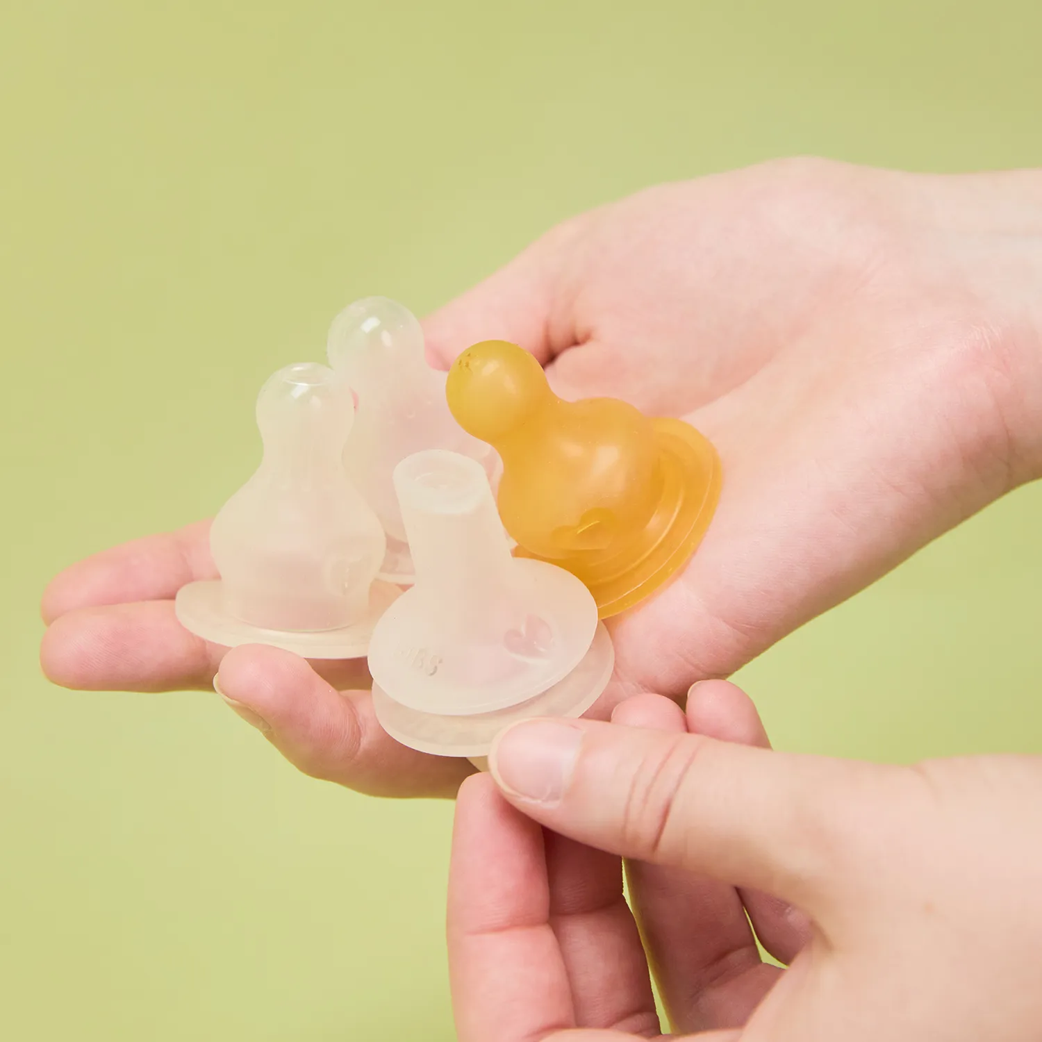 Бутылочка BIBS стеклянная для кормления с силиконовой соской медленный поток 120 мл