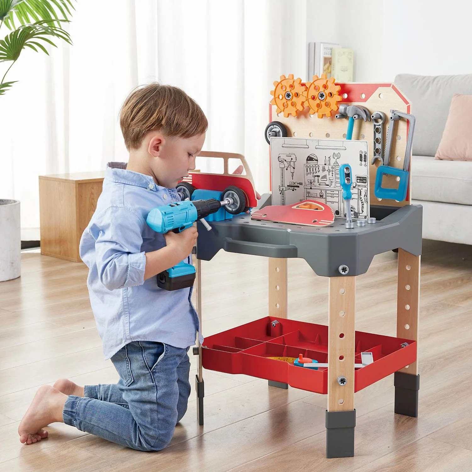 Набор игровой детский HAPE Мастерская Верстак и набор инструментов E3036_HP