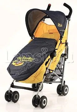 Maclaren the beatles yellow submarine quest