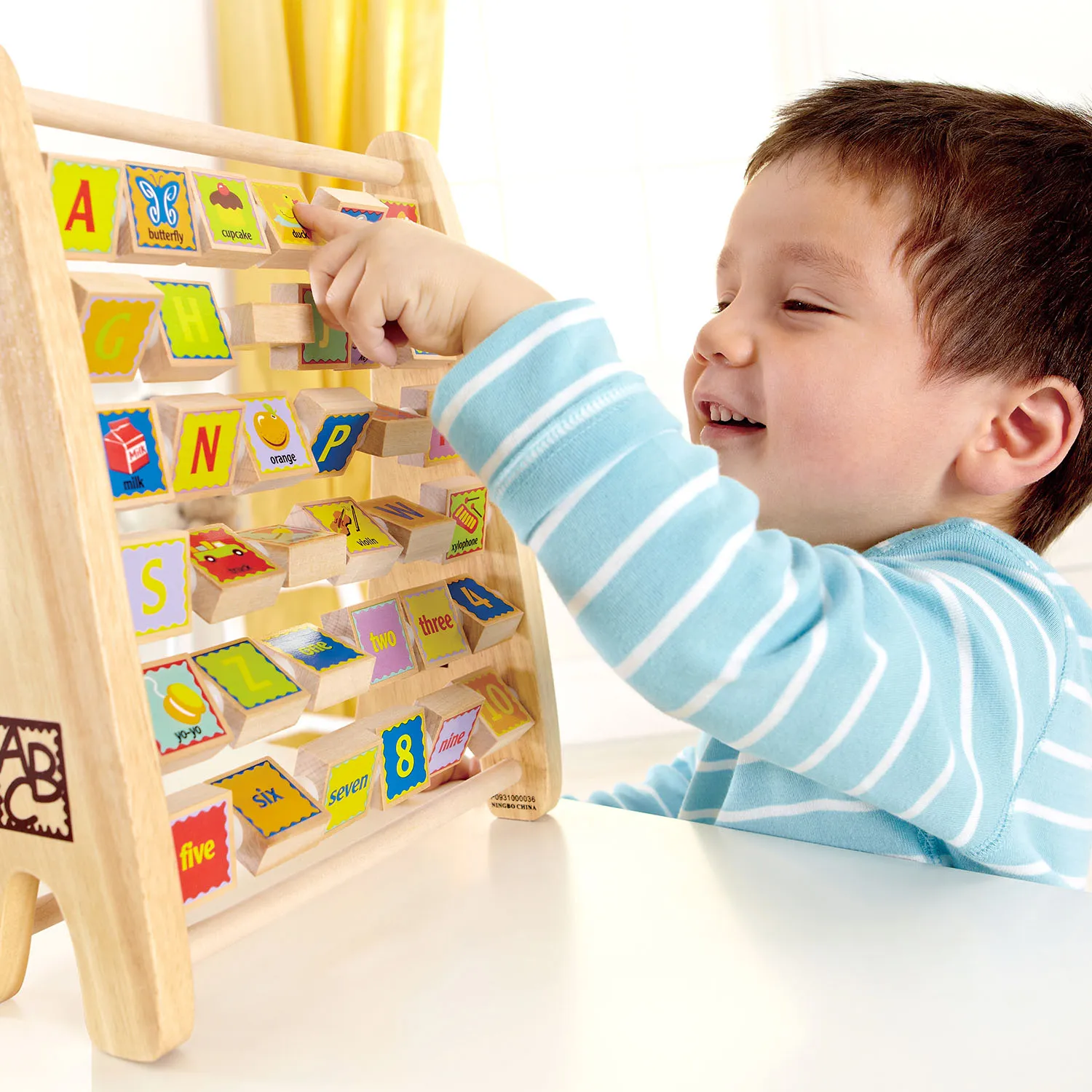 Набор игровой Hape «Счеты» Английский алфавит E1002_HP