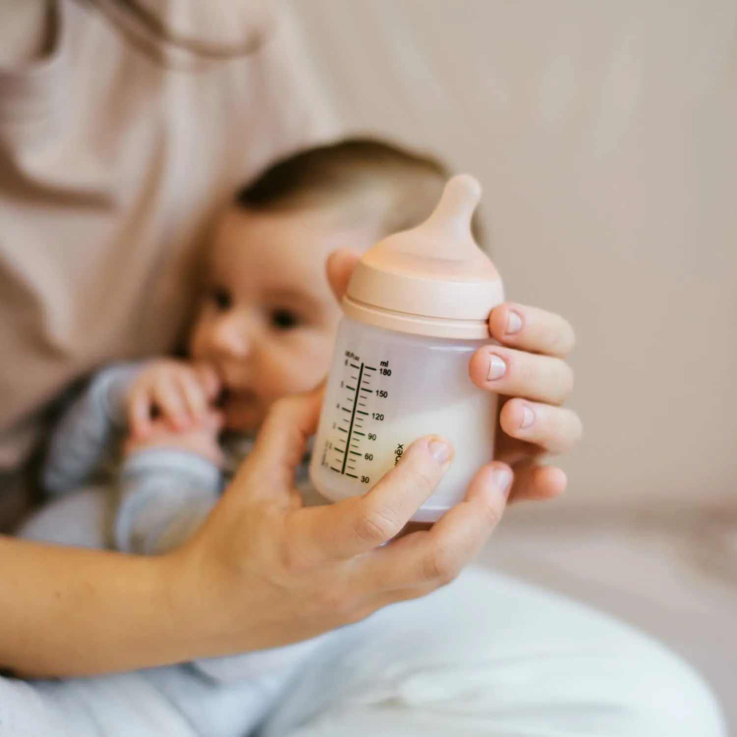 Набор для кормления Suavinex ZERO: бутылочка антиколиковая 180 мл, соска силиконовая 2 шт, пакет антиколиковый 1 шт 306422