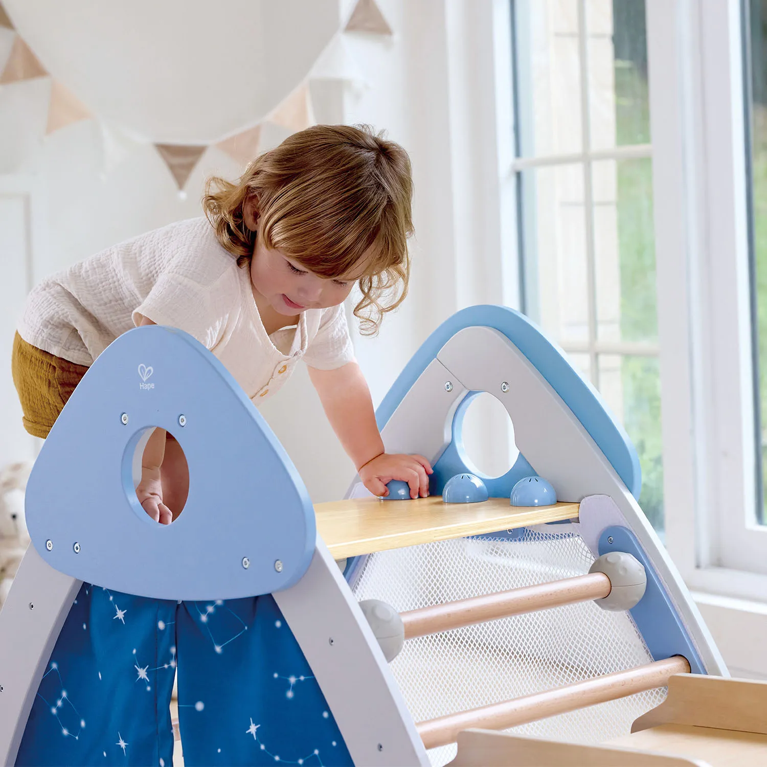 Комплекс игровой детский HAPE 4-в-1 Пиклер с горкой, скалодром E1222_HP