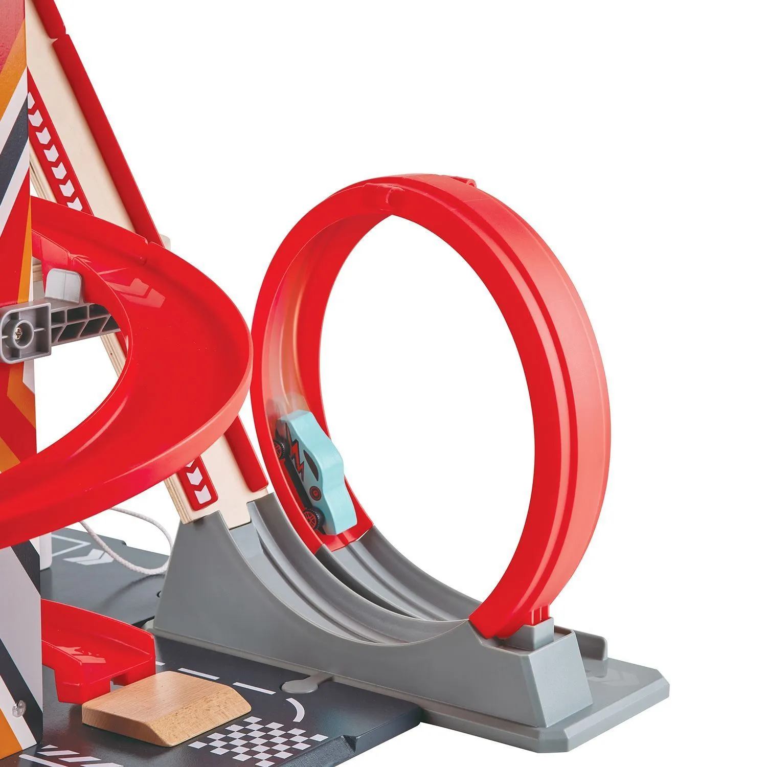 Деревянная многоуровневая автостоянка Hape «Гараж для трюков»