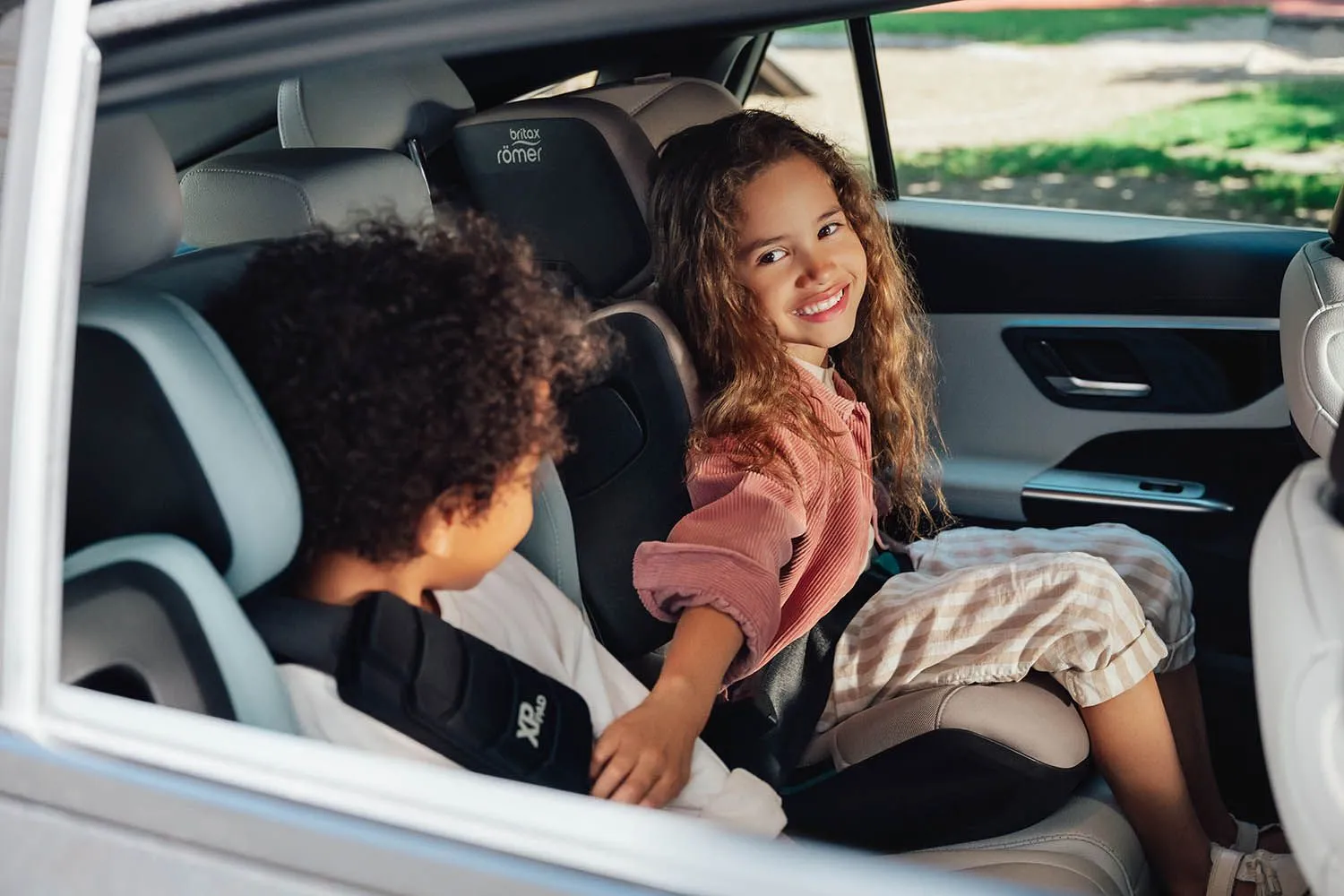 Автокресло 2/3 Britax Roemer KIDFIX PRO i-Size Lux