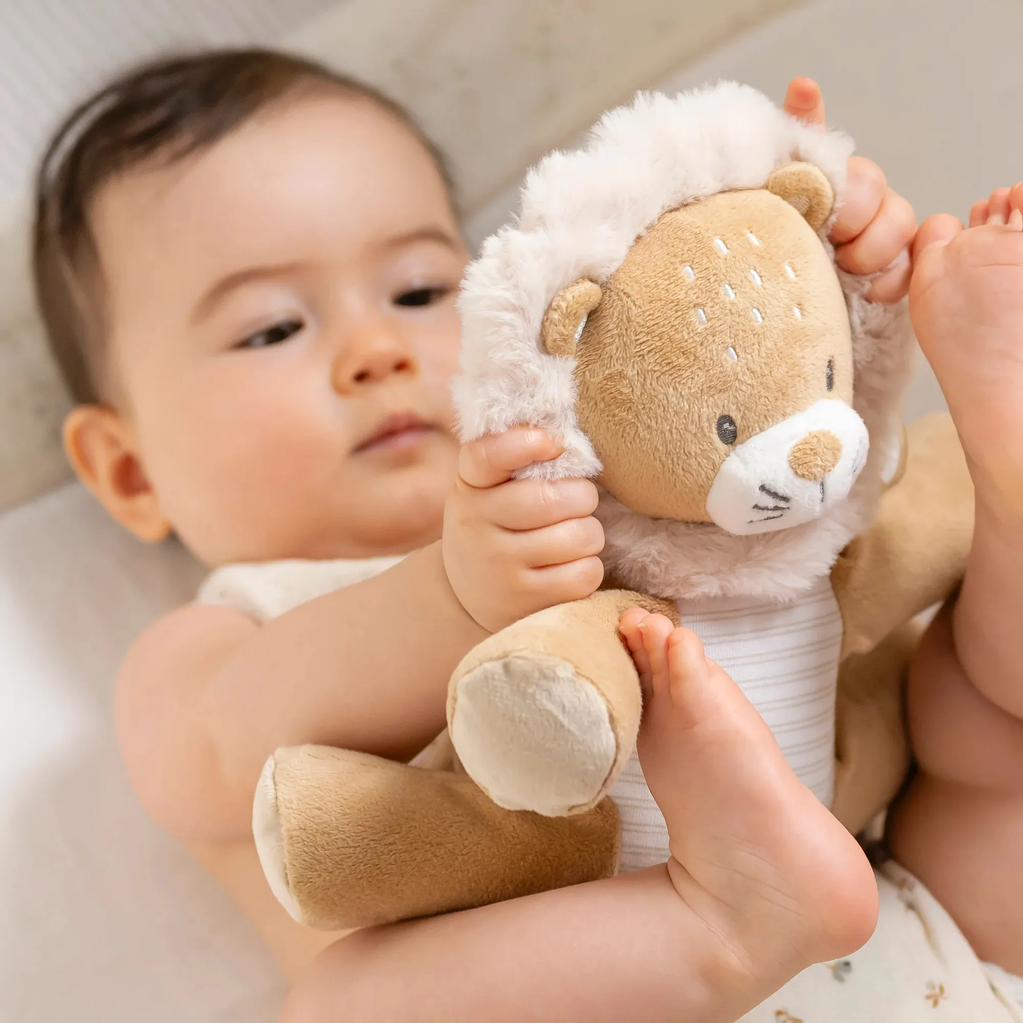 Игрушка мягкая Nattou Musical Soft toy FLO, ERNEST & OLI Лев музыкальная 682183