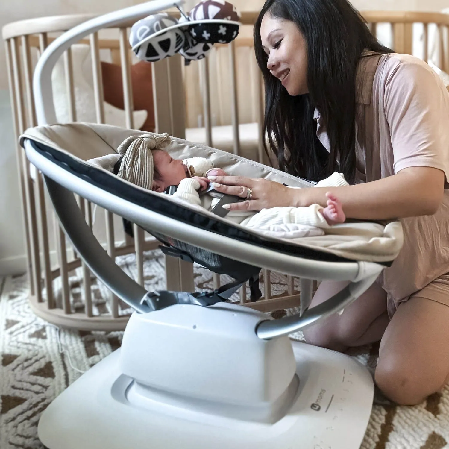 Электронные качели 4moms кресло-качалка MamaRoo New