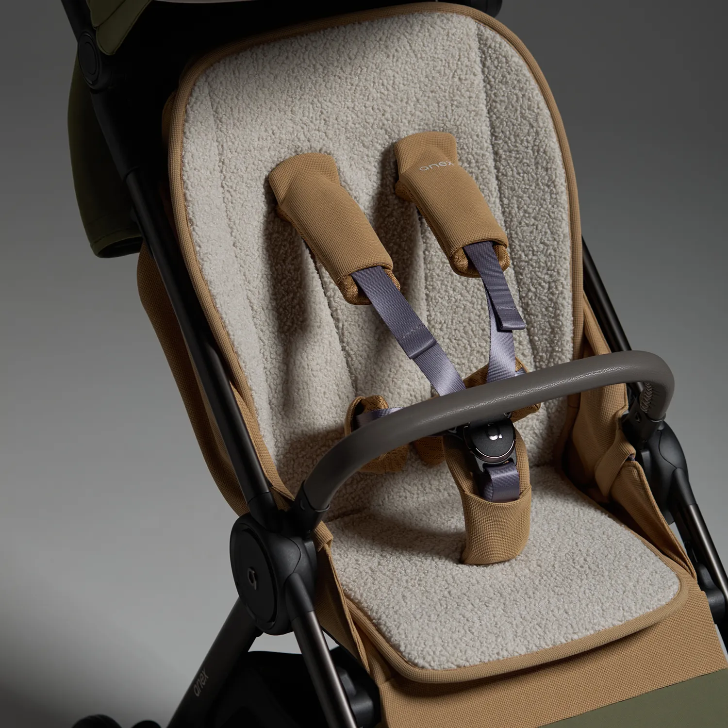 Коляска 2 в 1 ANEX iQ Premium 2025 Hugg