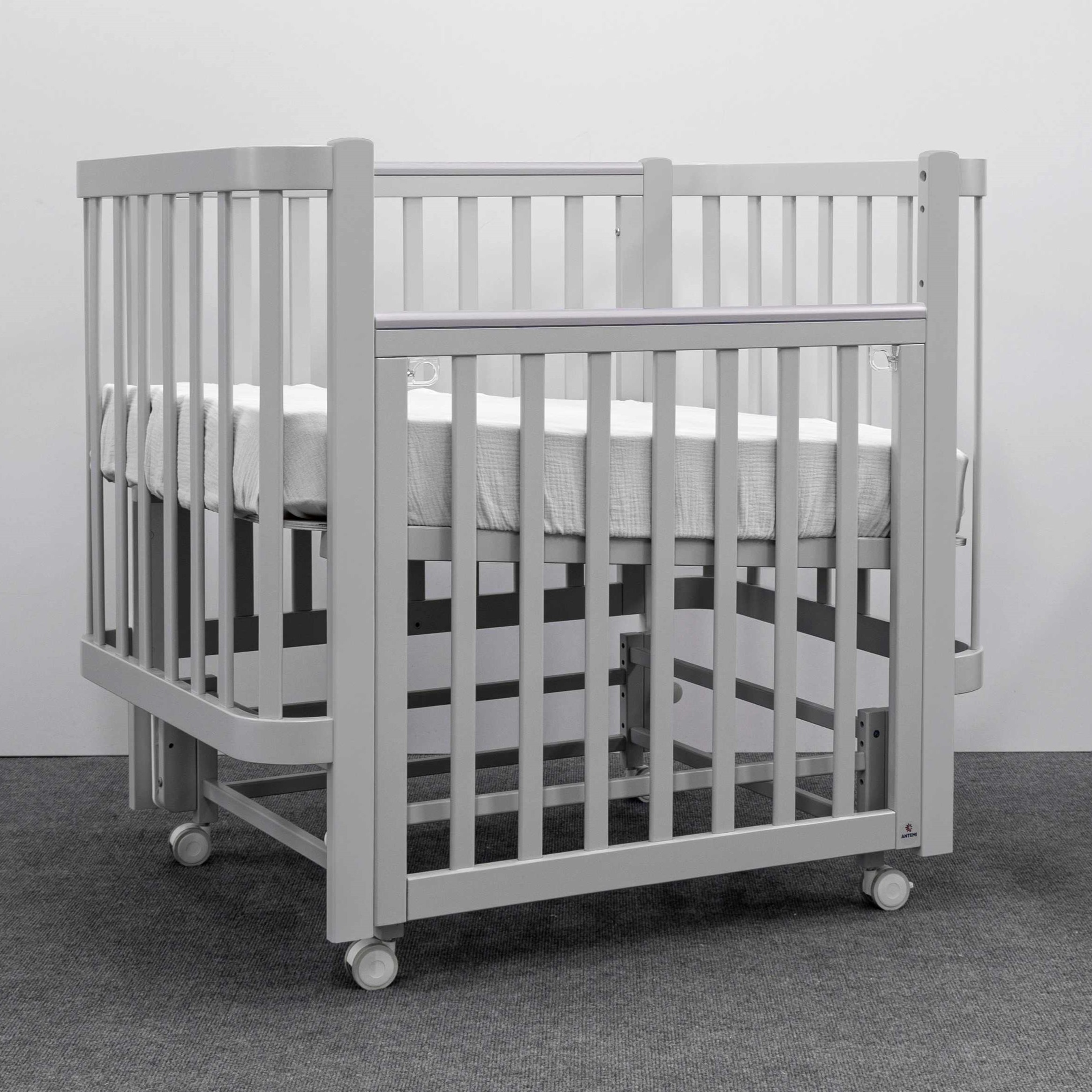 Кроватка детская ANTEMI Terra Light New с маятником 100х70