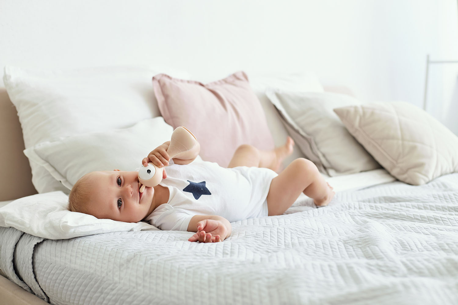 Музыкальная игрушка Alilo Умный зайка R1 бежевый 60407