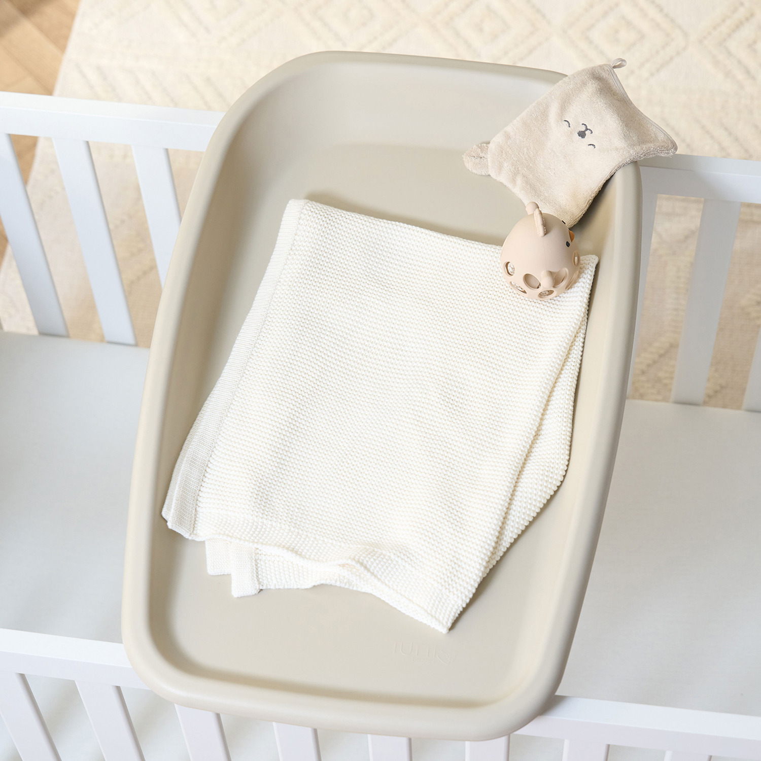 Пеленальная доска Tutti Bambini Cushi на жестком основании