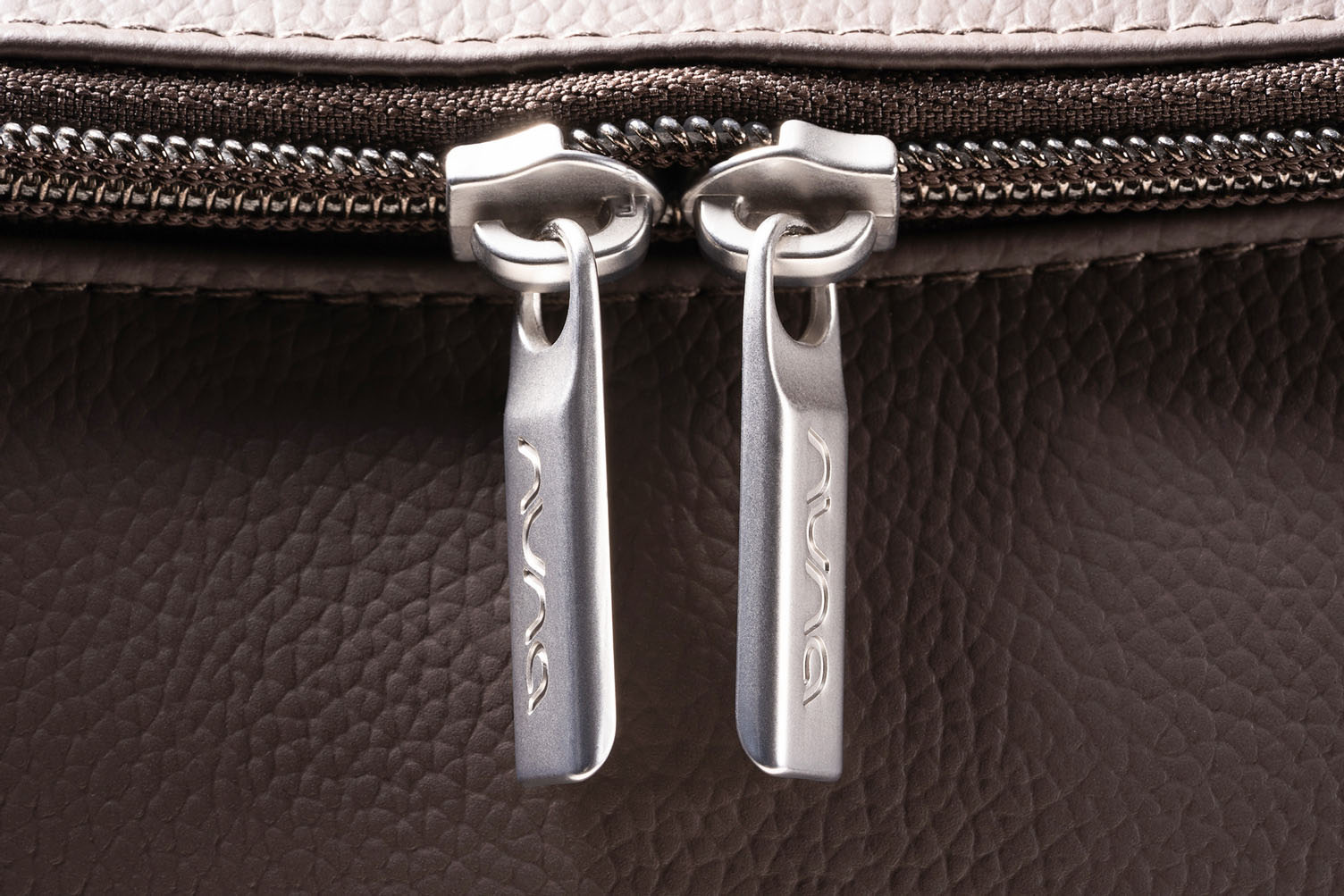 Cумка Nuna ESSENTIAL BMW