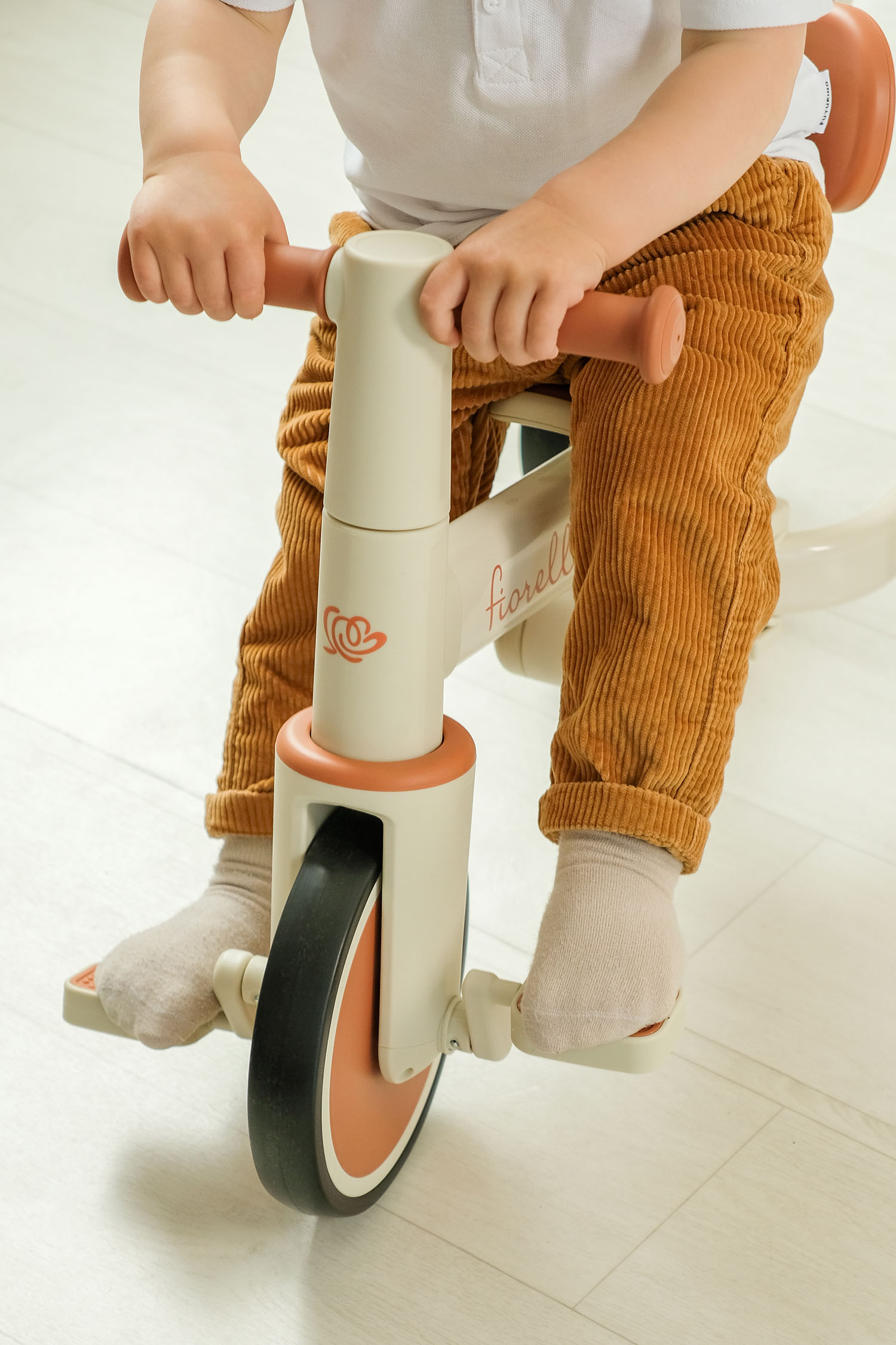 Беговел-каталка Fiorellino beige TS866