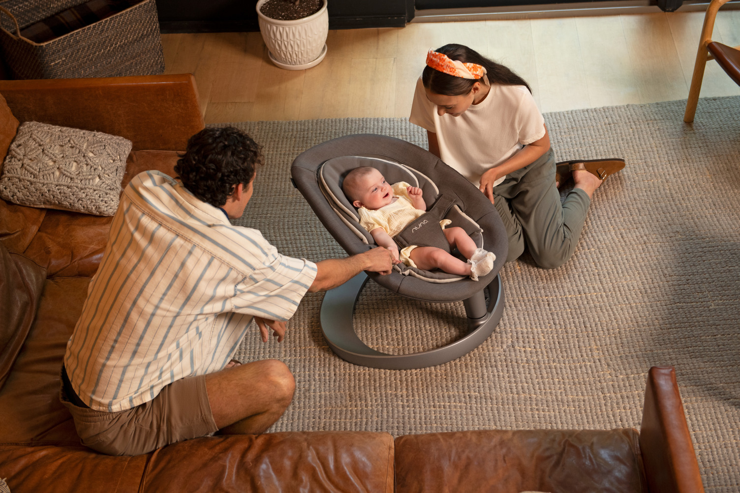 Шезлонг Nuna LEAF GROW