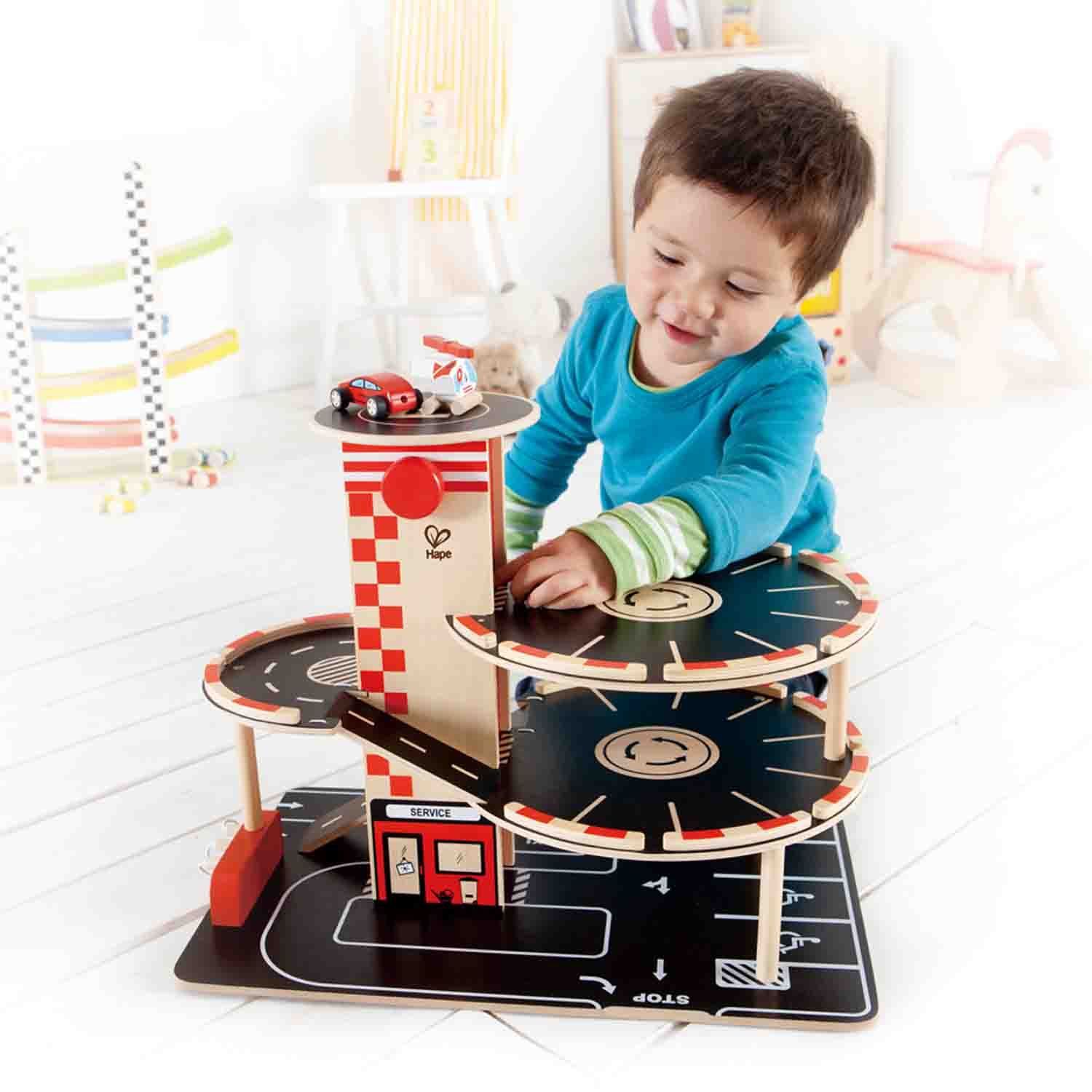 Игровой набор Hape «Многоуровневая парковка»