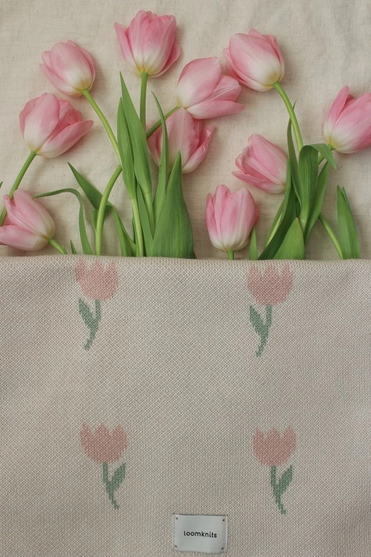 Плед детский 80х120 см LoomKnits Flowers Tulip