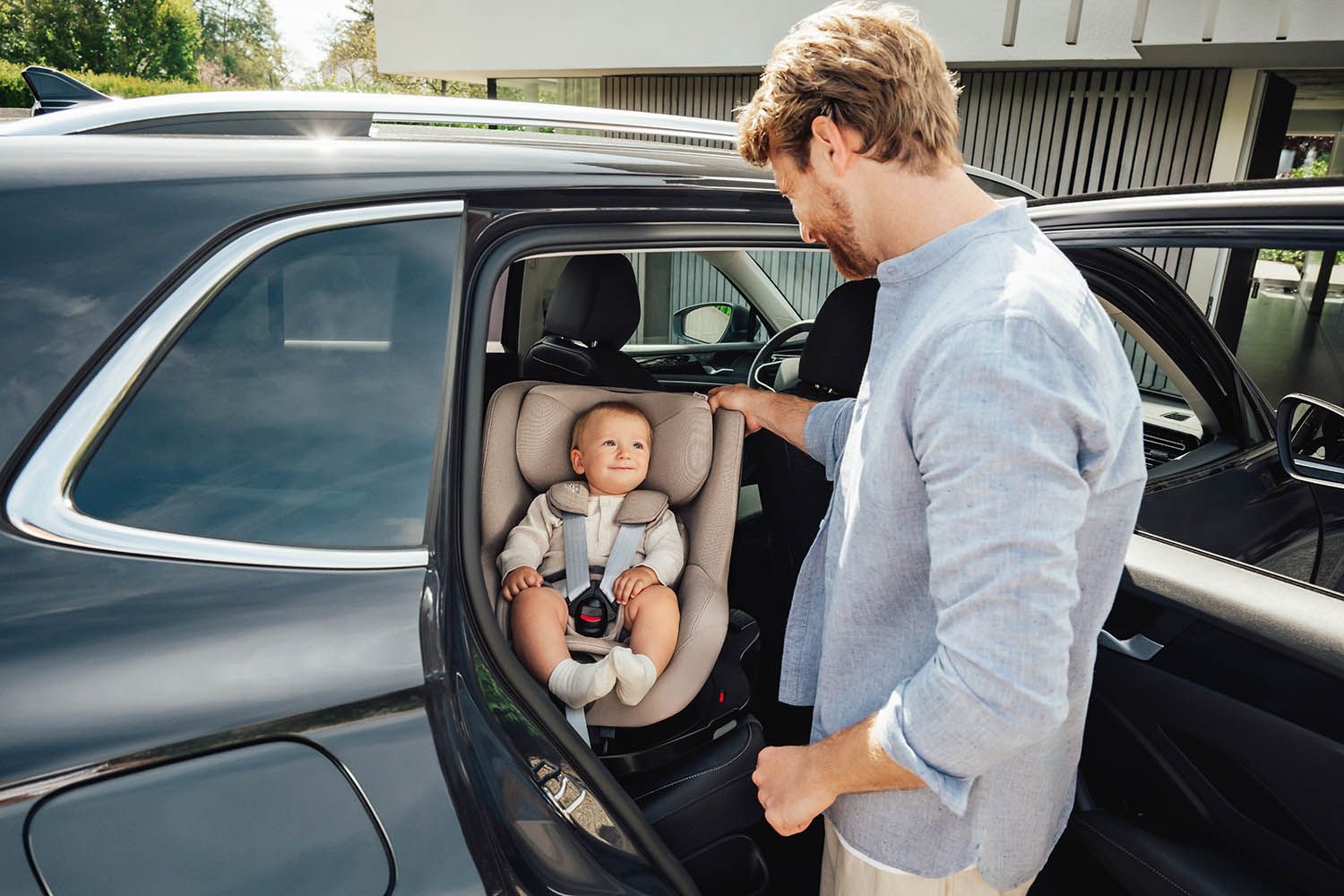 Автокресло 0+/1 Britax Roemer Dualfix Pro M Lux