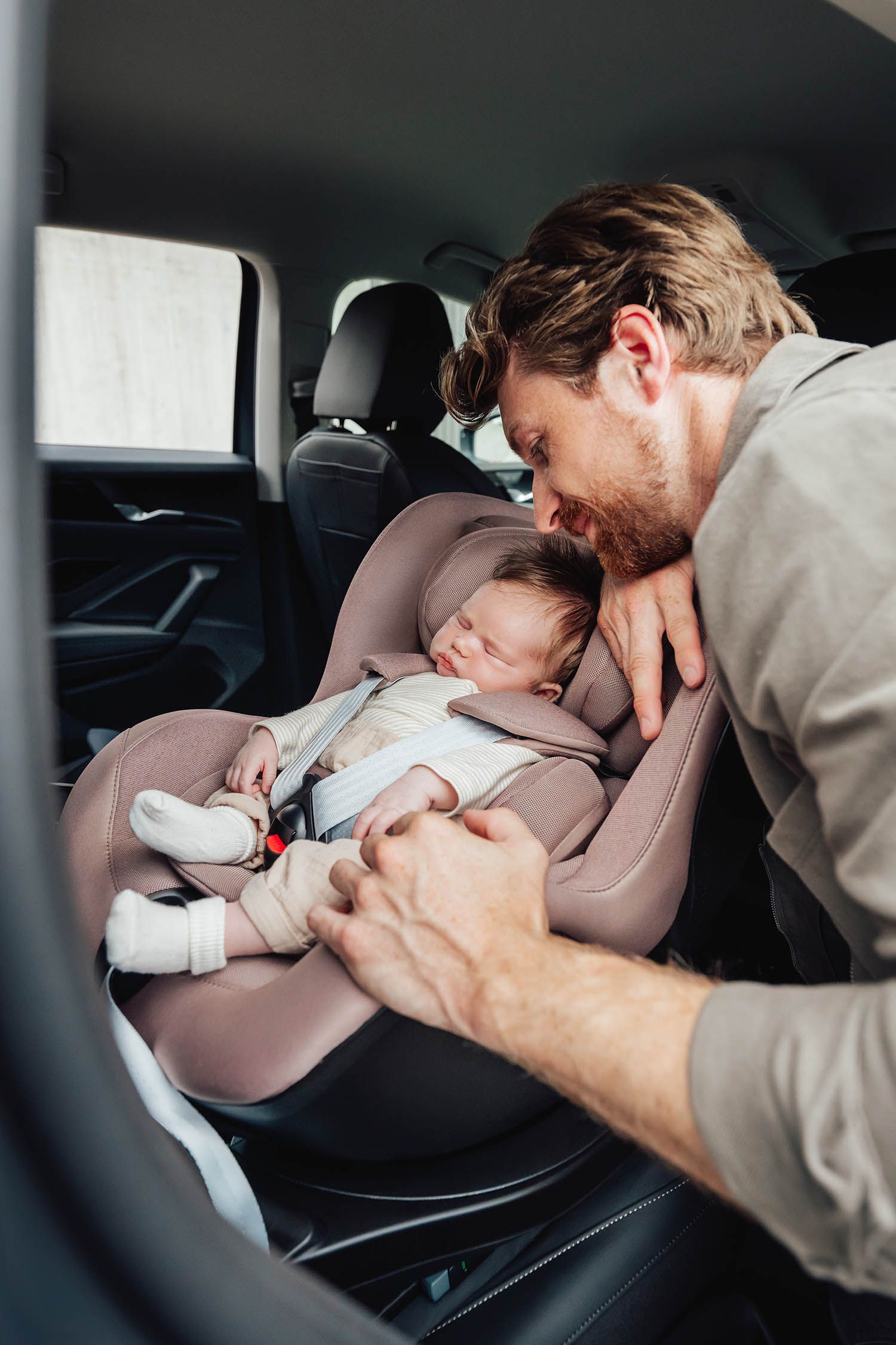 Автокресло 0+/1 Britax Roemer Dualfix Pro M Lux