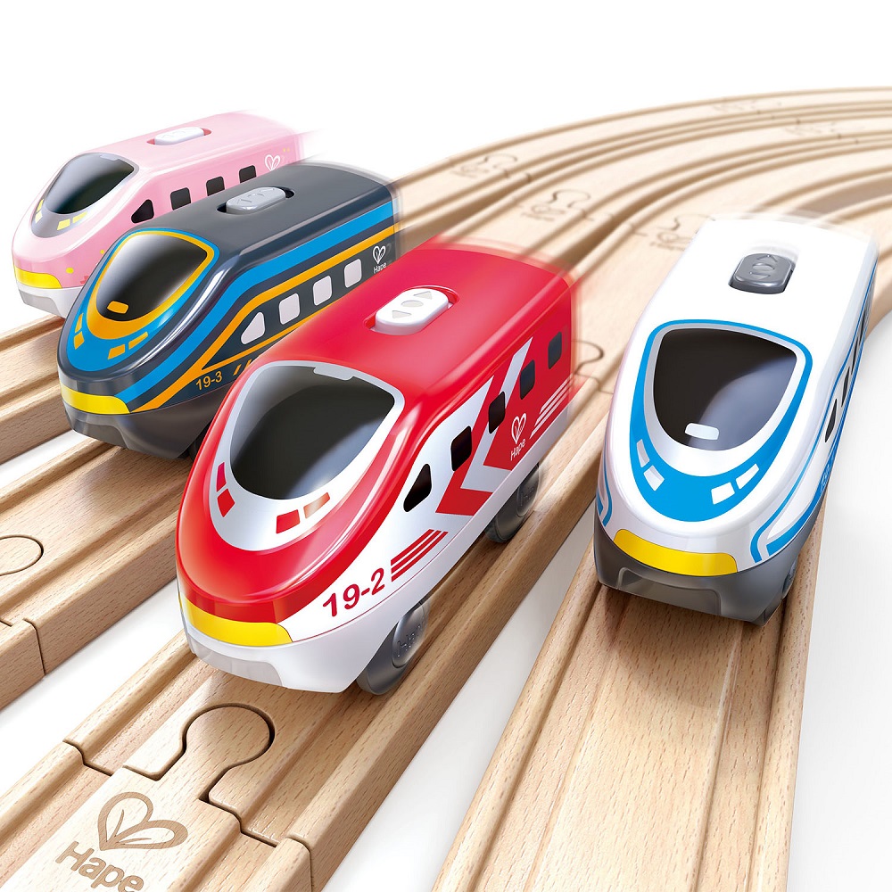 Игрушечные локомотивы Hape «Мой поезд» на батарейках 4 шт.