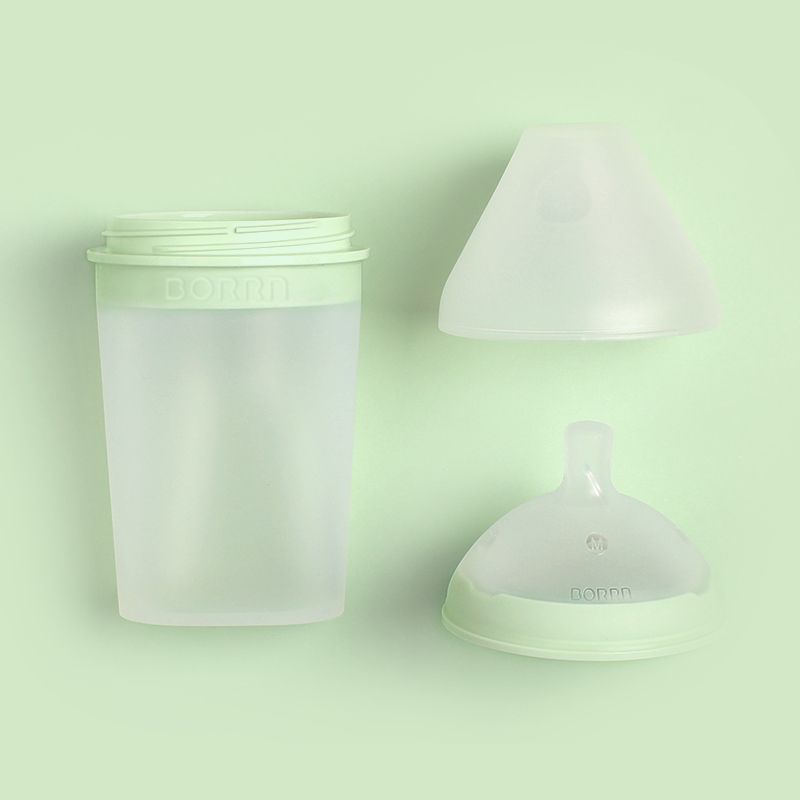 Бутылочка BORRN Baby Feeding Bottle из силикона со средним потоком 240 мл