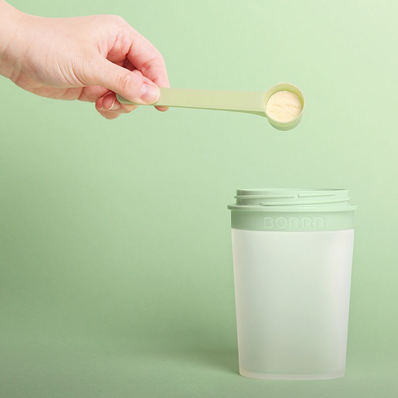 Бутылочка BORRN Baby Feeding Bottle из силикона со средним потоком 240 мл